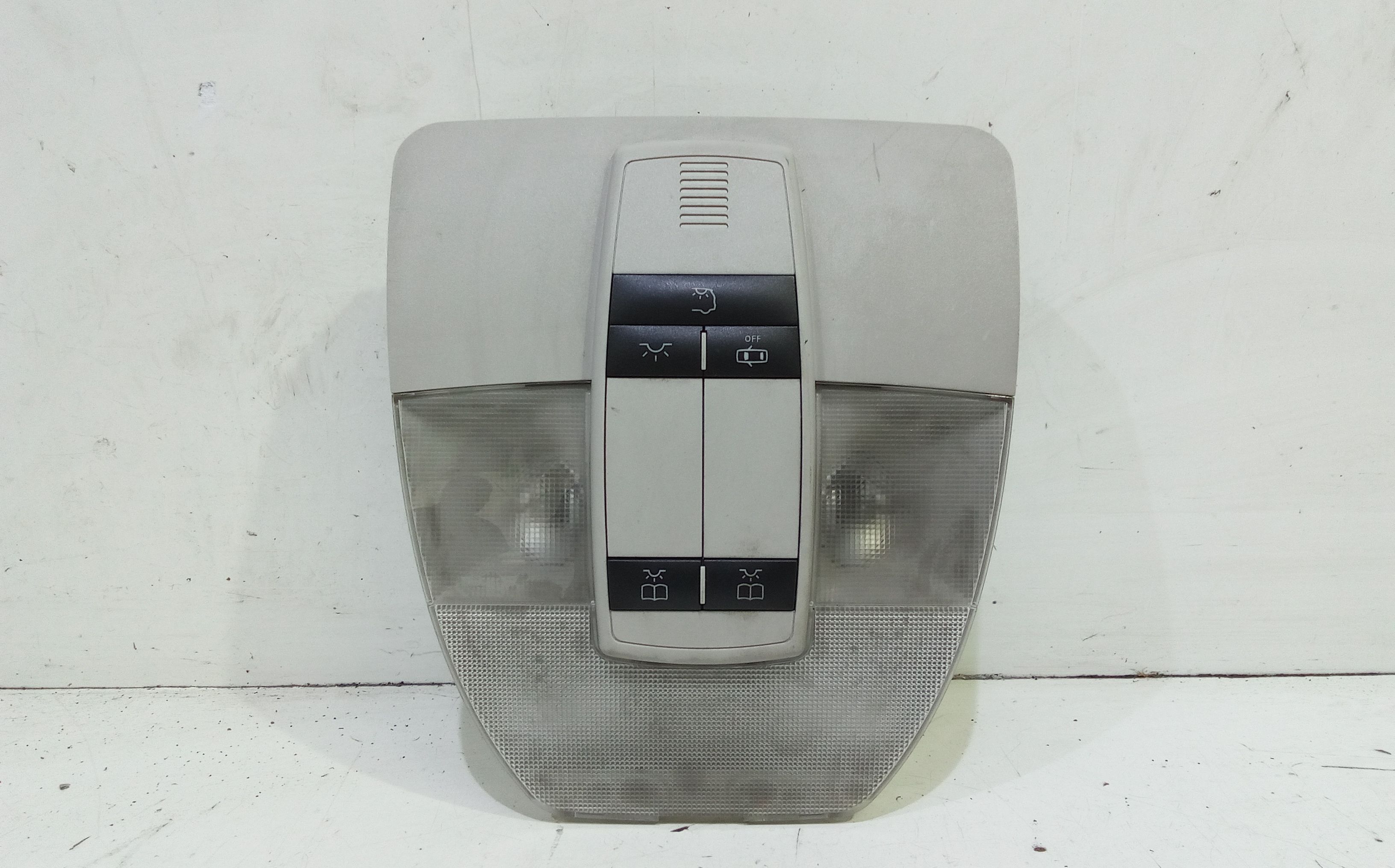 Luce Cortesia Ant. Tetto A16982039017H52 Usato