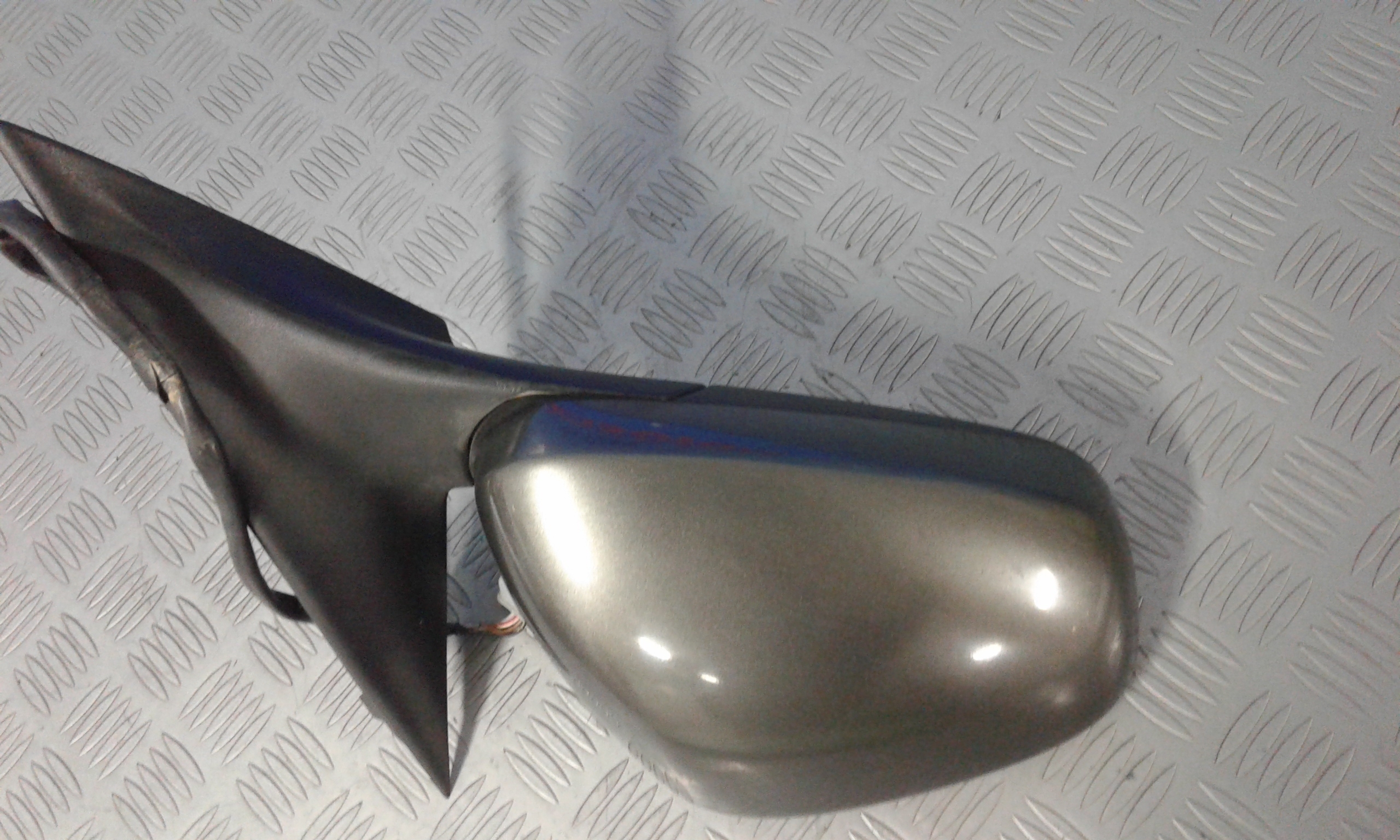 Retrovisore Est. Destro Usato