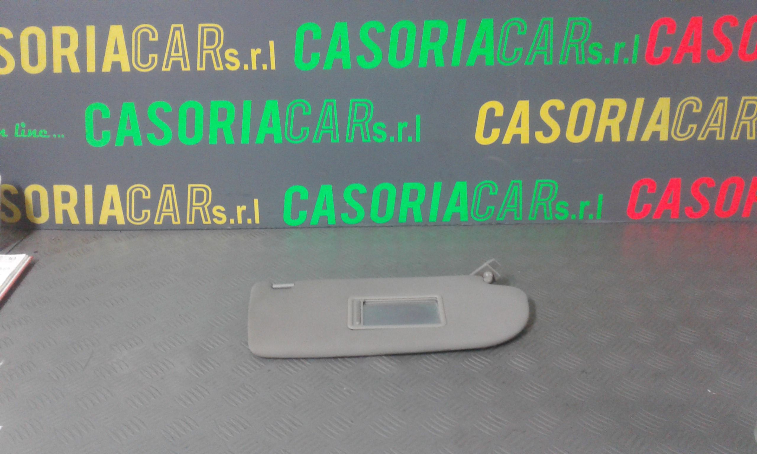 Aletta Parasole Parabrezza Destro 735314225 Usato