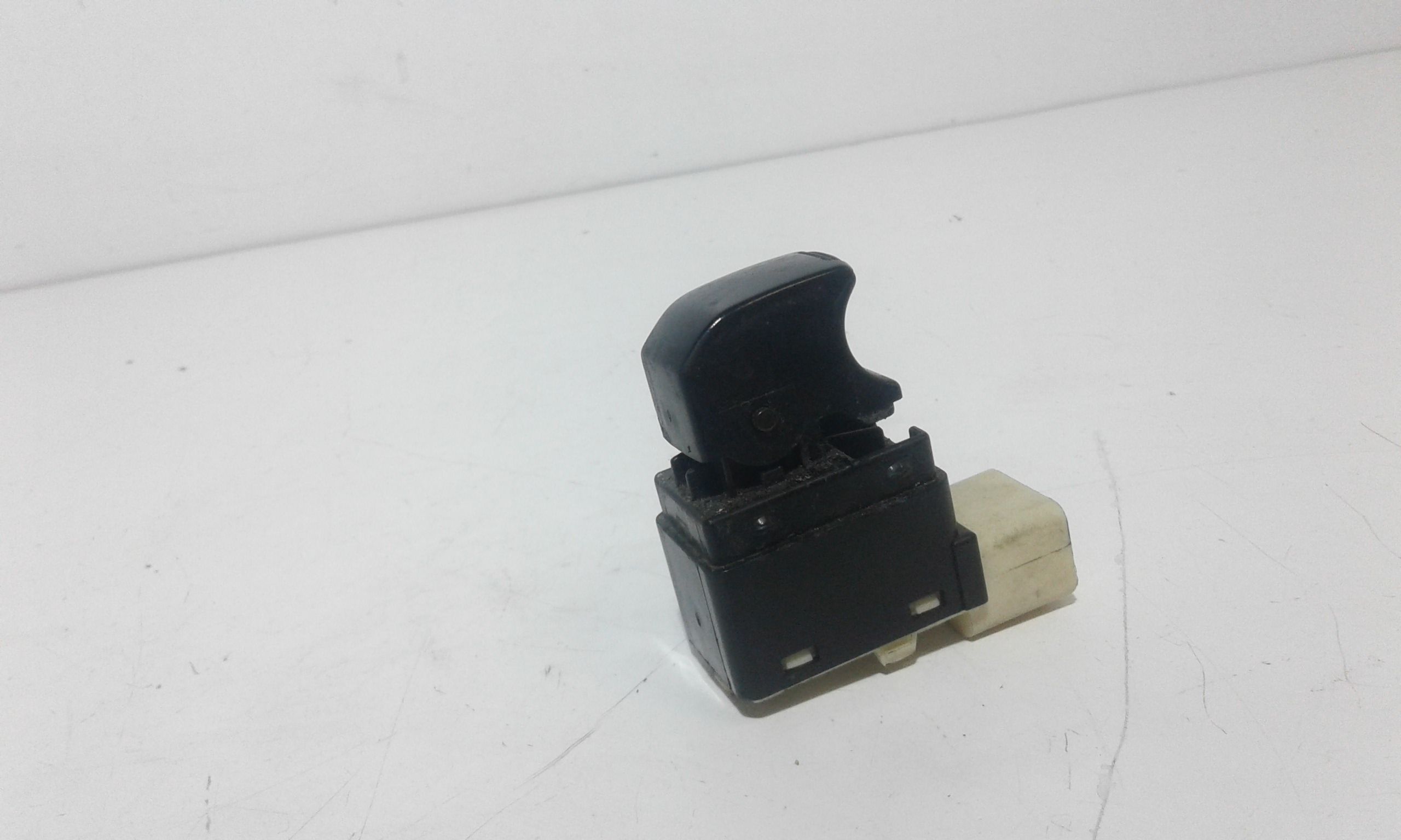 Interruttore Alzacristalli Porta Ant. Destro Usato