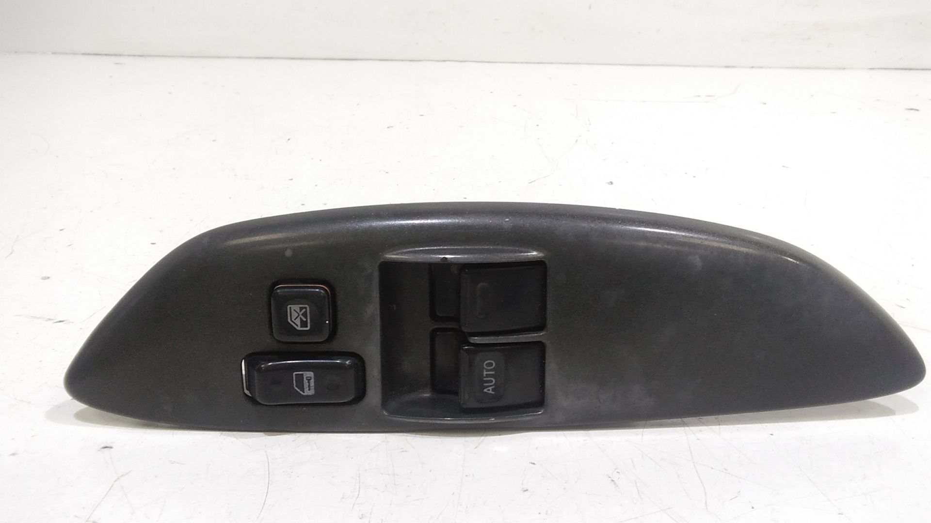 Interruttore Alzacristalli Porta Ant. Sinistro 848200D040 Usato