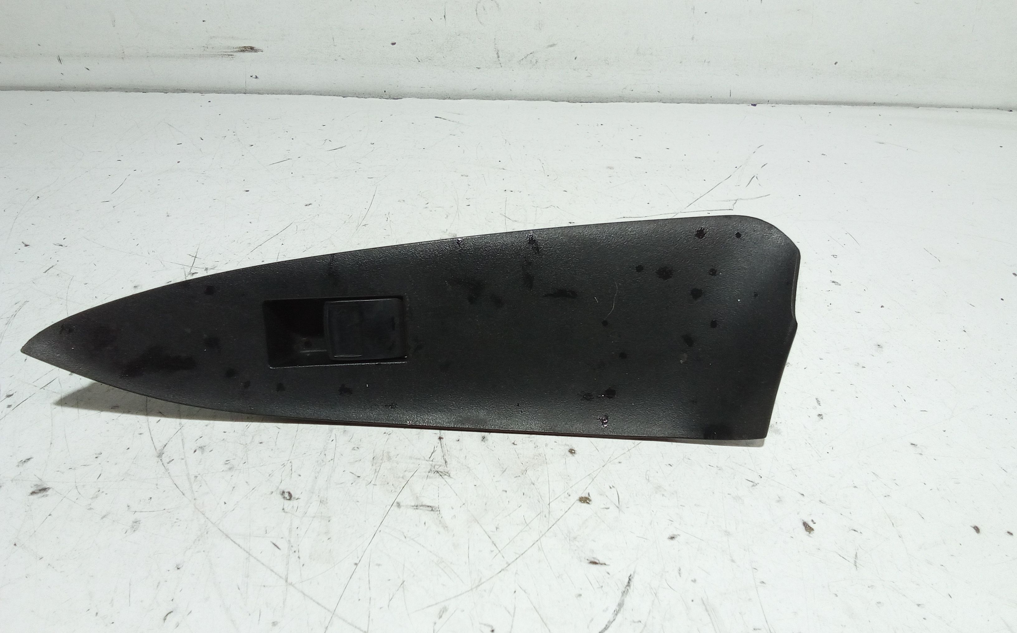 Interruttore Alzacristalli Porta Post. Sinistro 8481052030 Usato