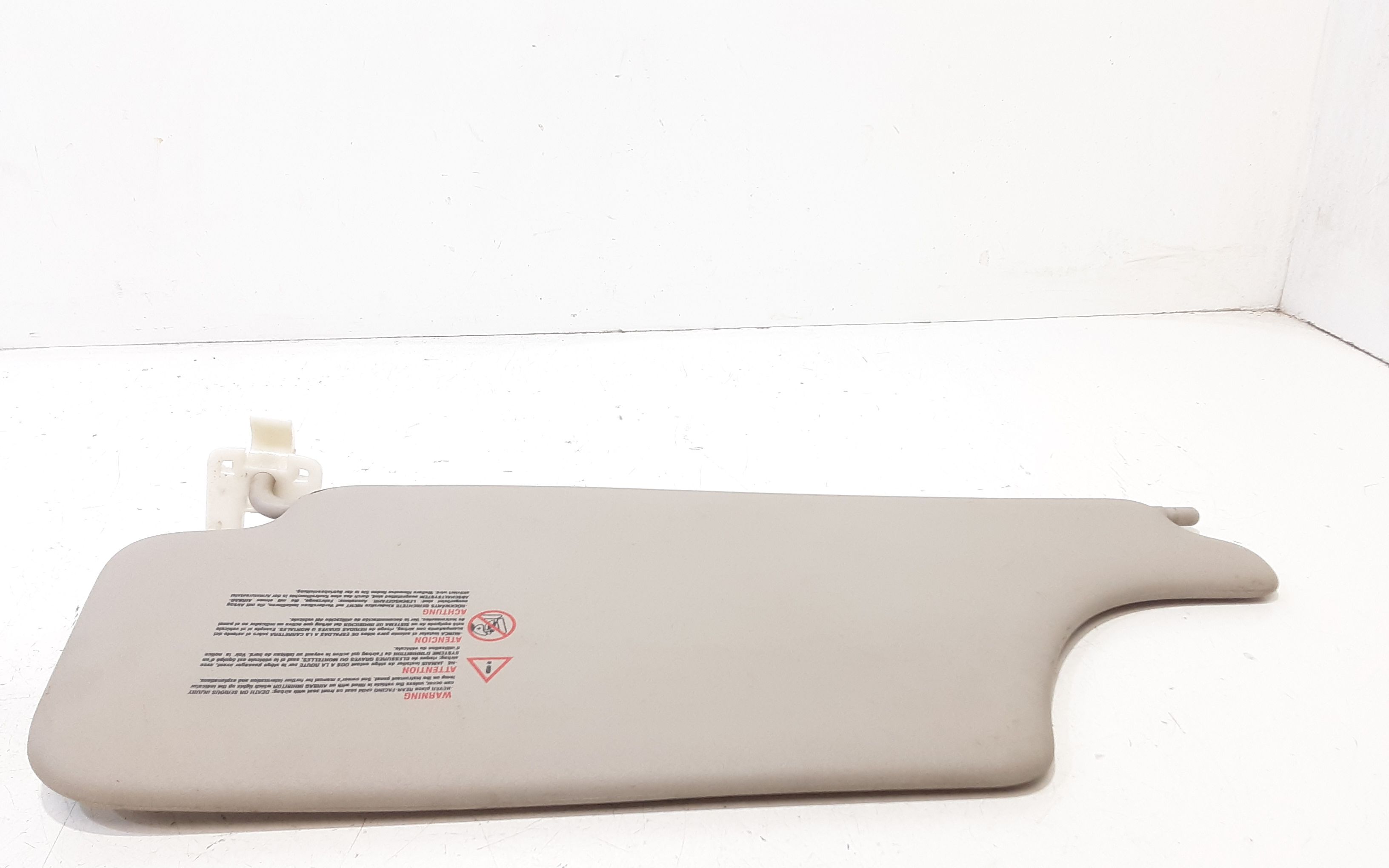 Aletta Parasole Parabrezza Destro 8200213199 Usato