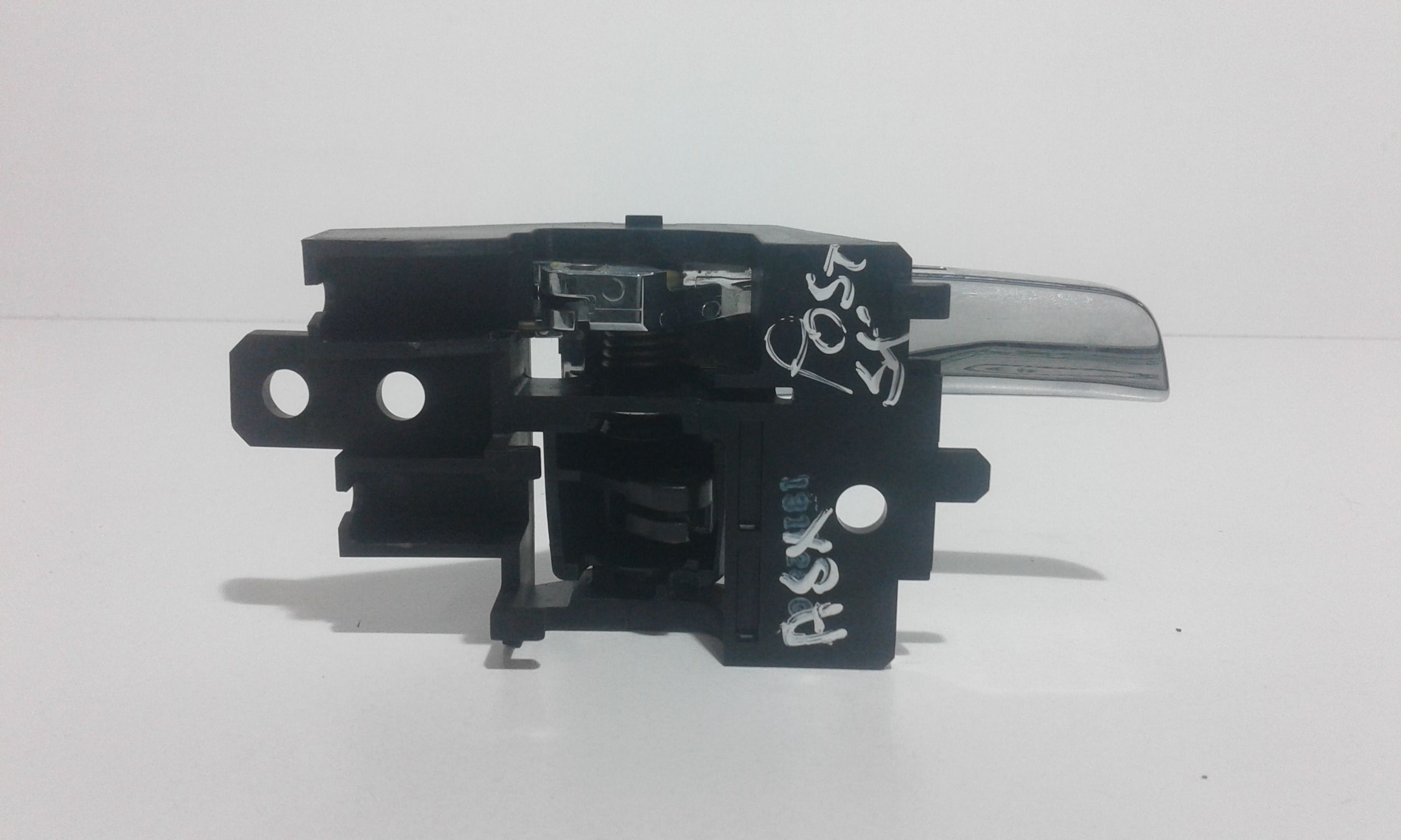 Maniglia Int. Apertura Porta Post. Sinistro 5716A479XB Usato