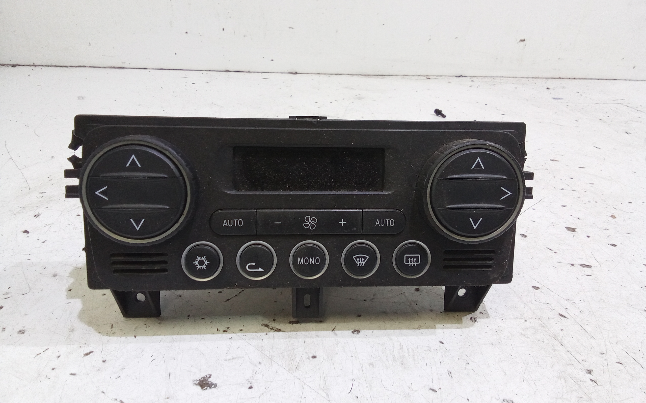 Blocco Comando Climatizzazione 60696621 Usato