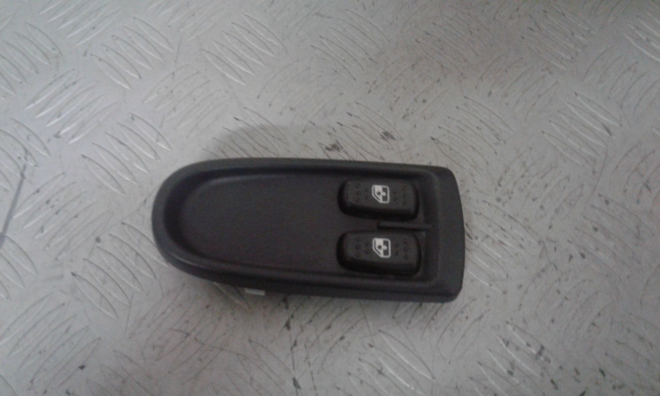 Interruttore Alzacristalli Porta Ant. Sinistro Usato