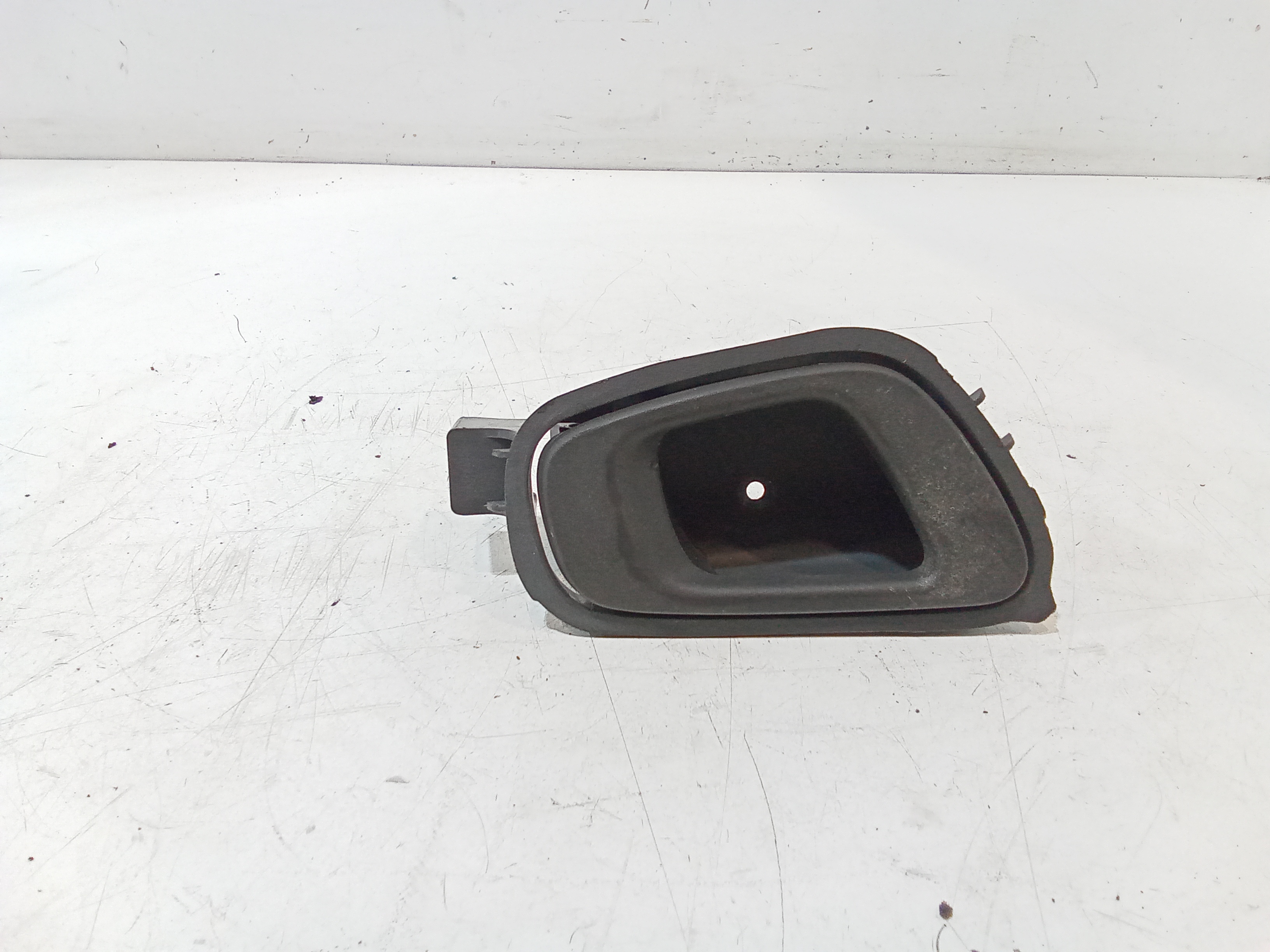 Maniglia Int. Apertura Porta Post. Destro 96981779 Usato