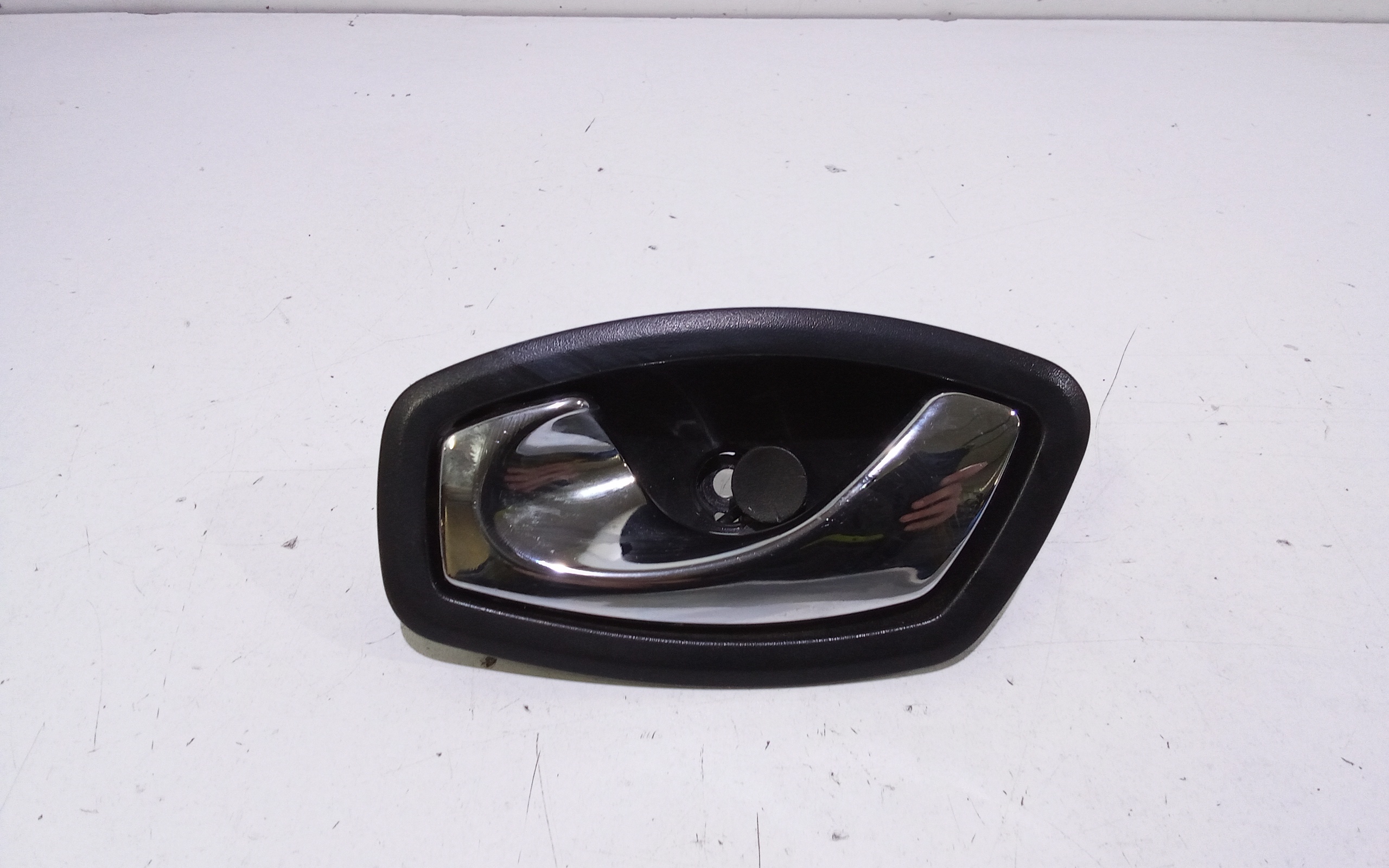 Maniglia Int. Apertura Porta Ant. Sinistro 806700014R Usato