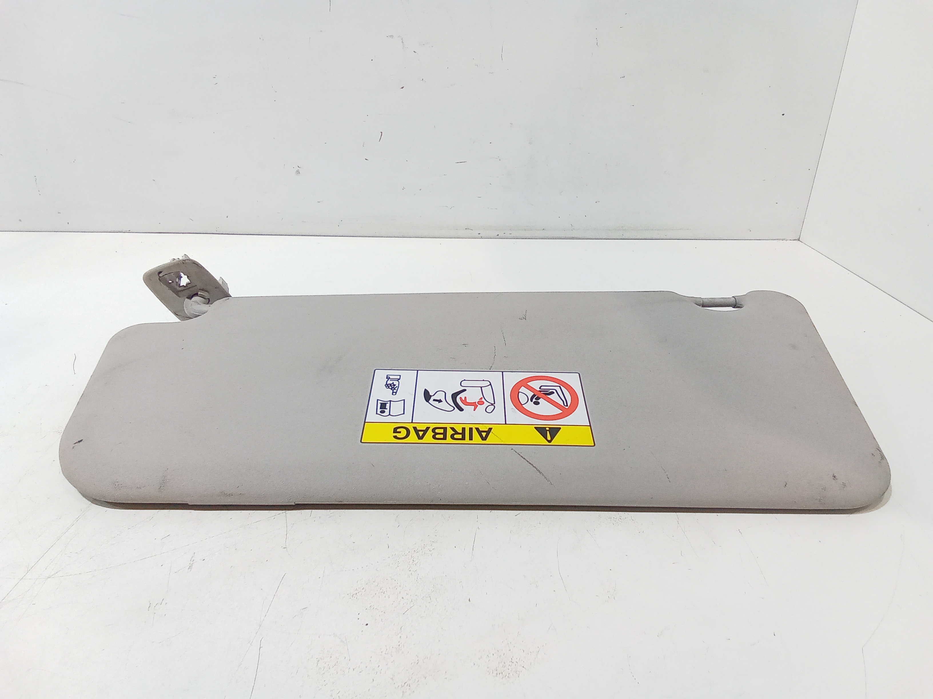 Aletta Parasole Parabrezza Destro 98302507BJ Usato