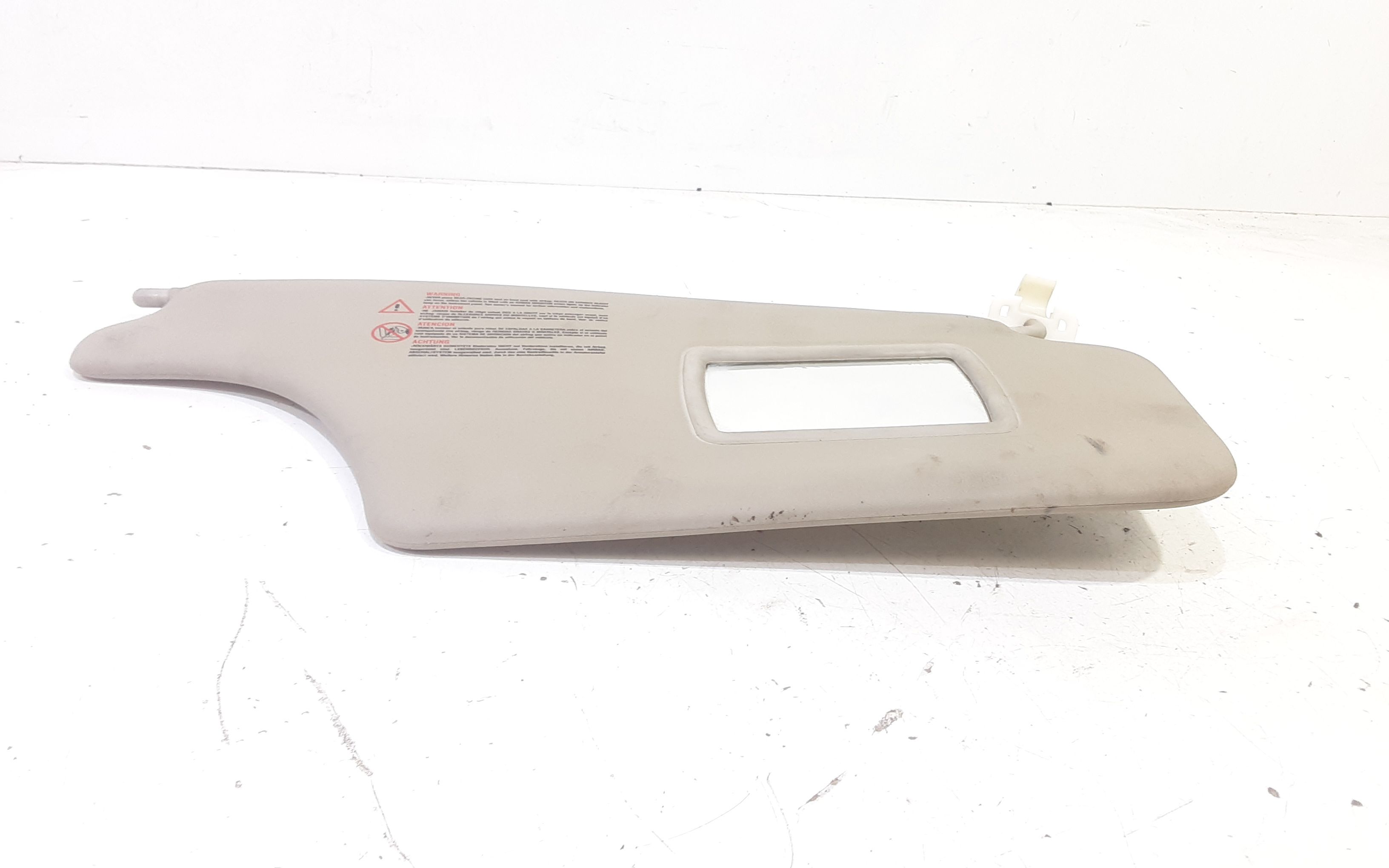 Aletta Parasole Parabrezza Destro 8200213199 Usato