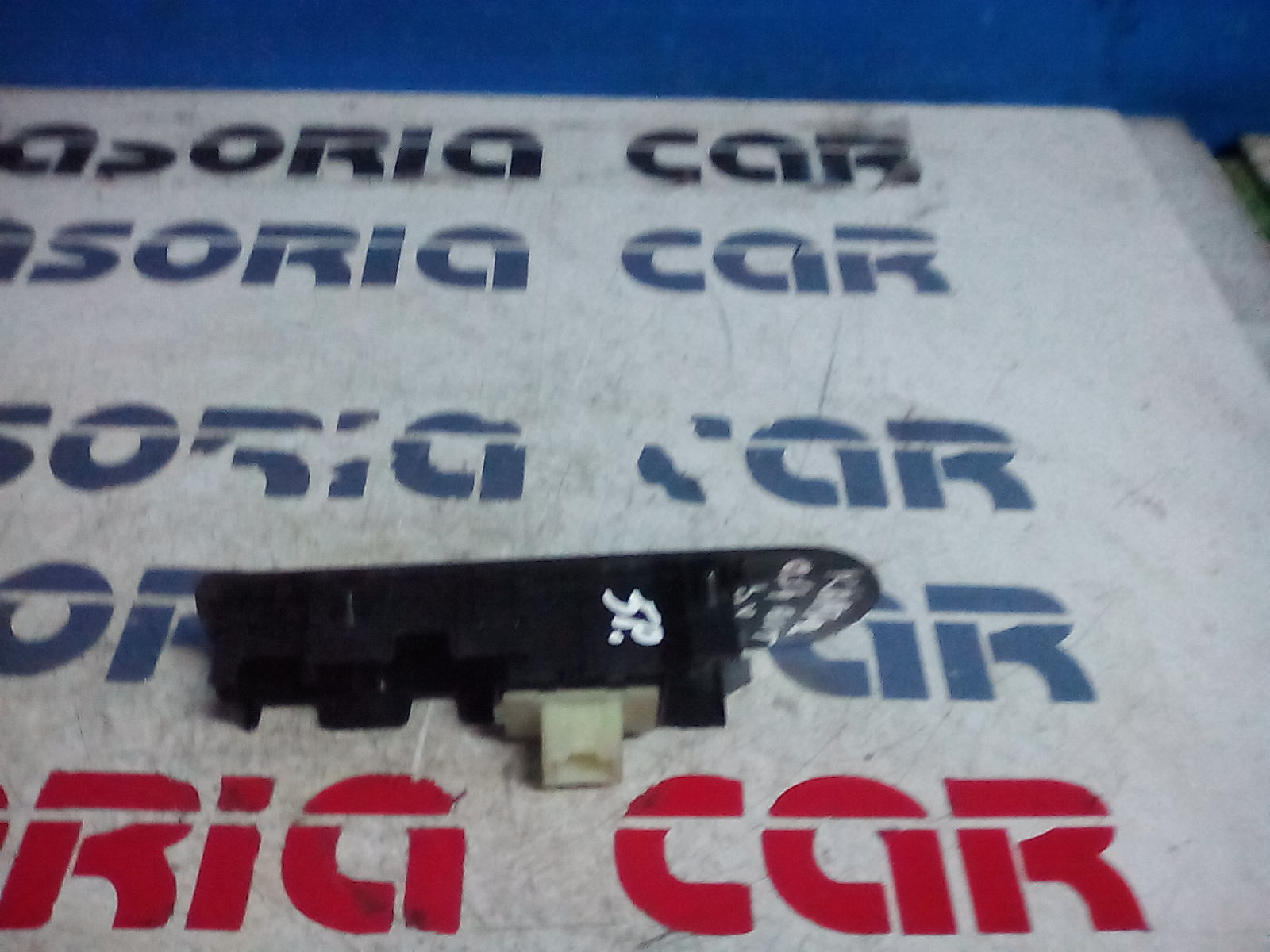 Interruttore Alzacristalli Porta Ant. Destro 254218614R Usato