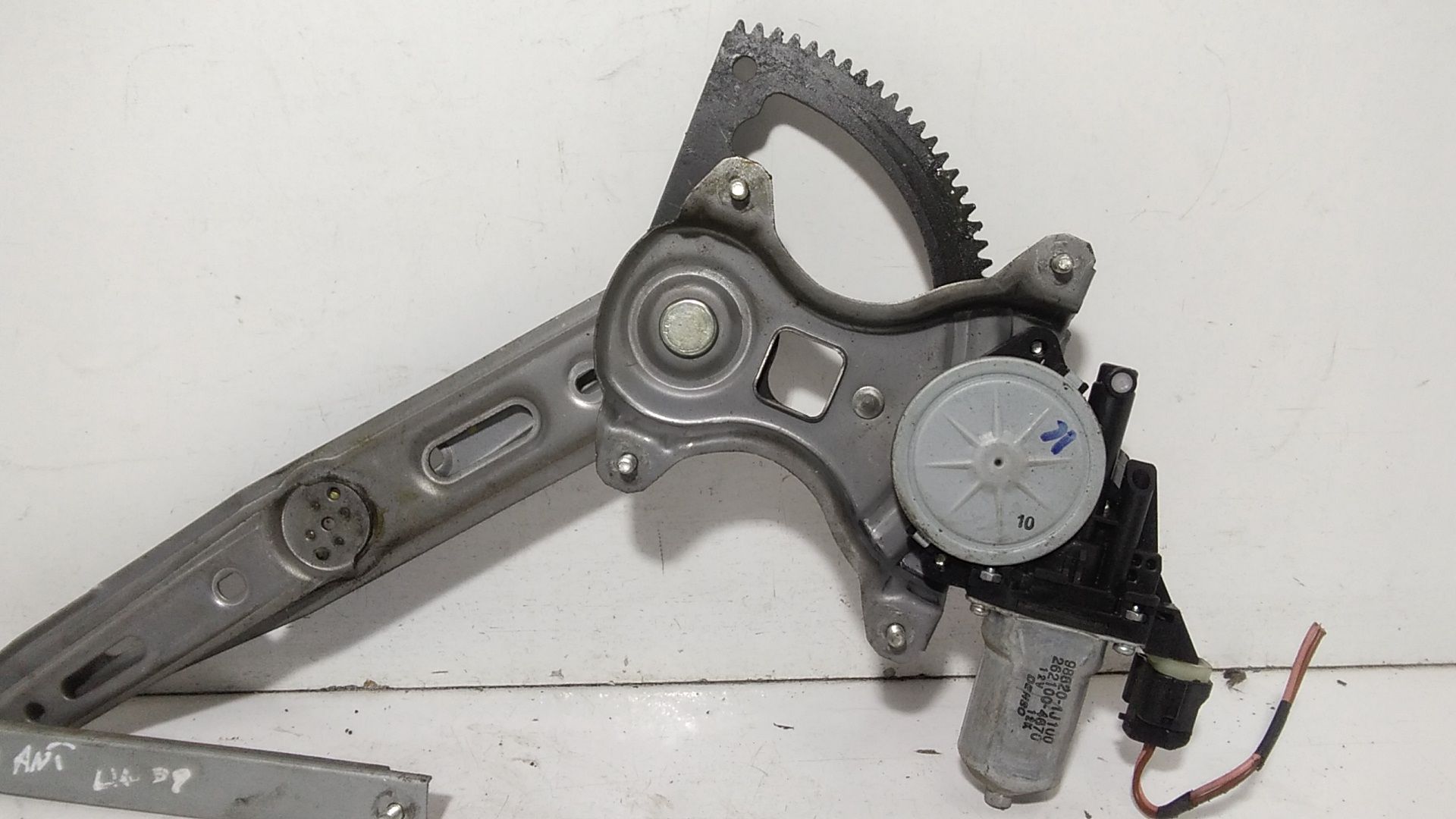 Alzacristallo Porta Ant. Destro 824021J000 Usato