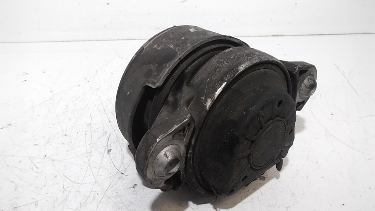 Piastra Alloggiamento Supporto Motore (Con Eventuale Bielletta O Tirante Associato) Usato