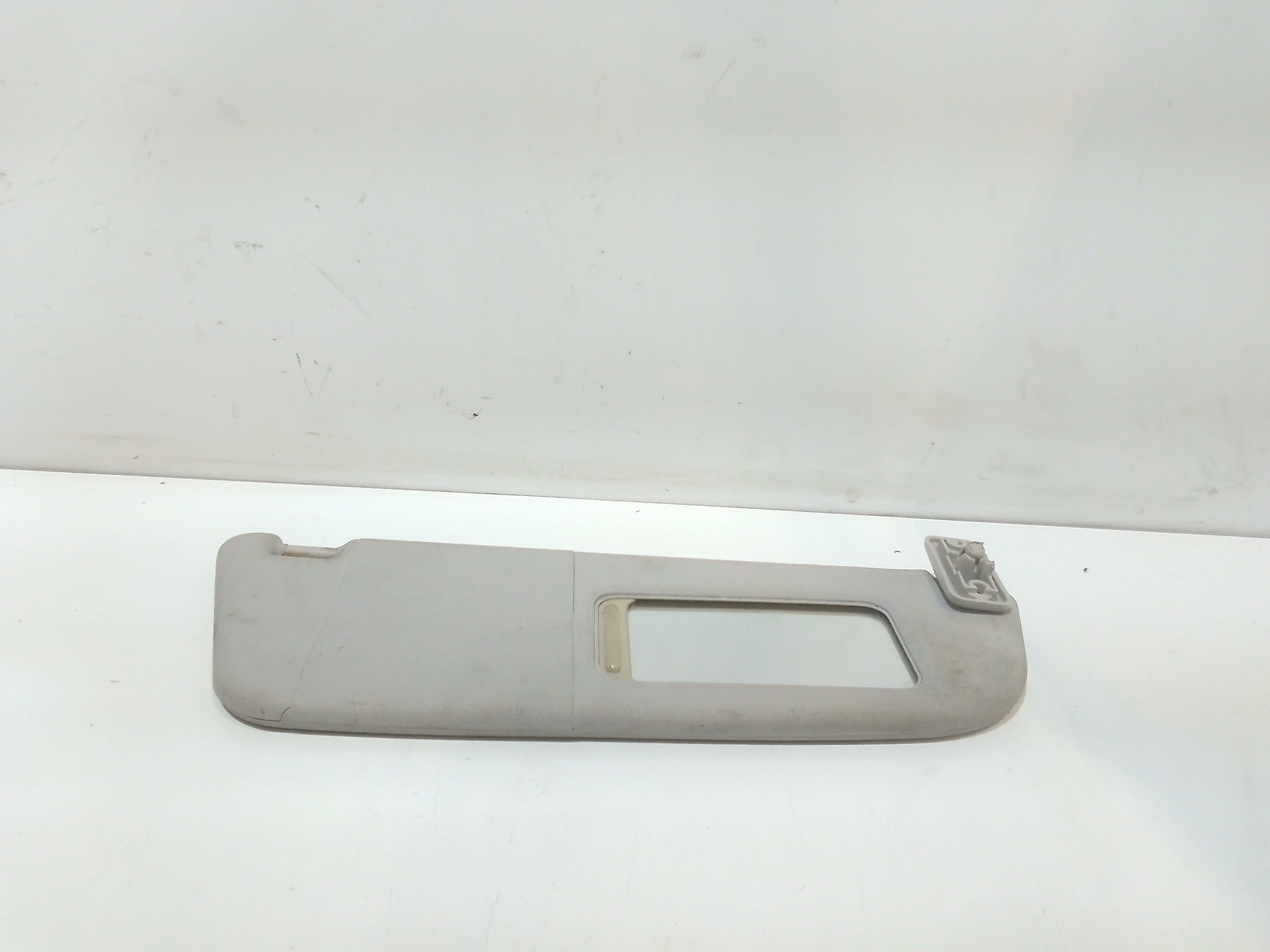 Aletta Parasole Parabrezza Destro 24409344 Usato