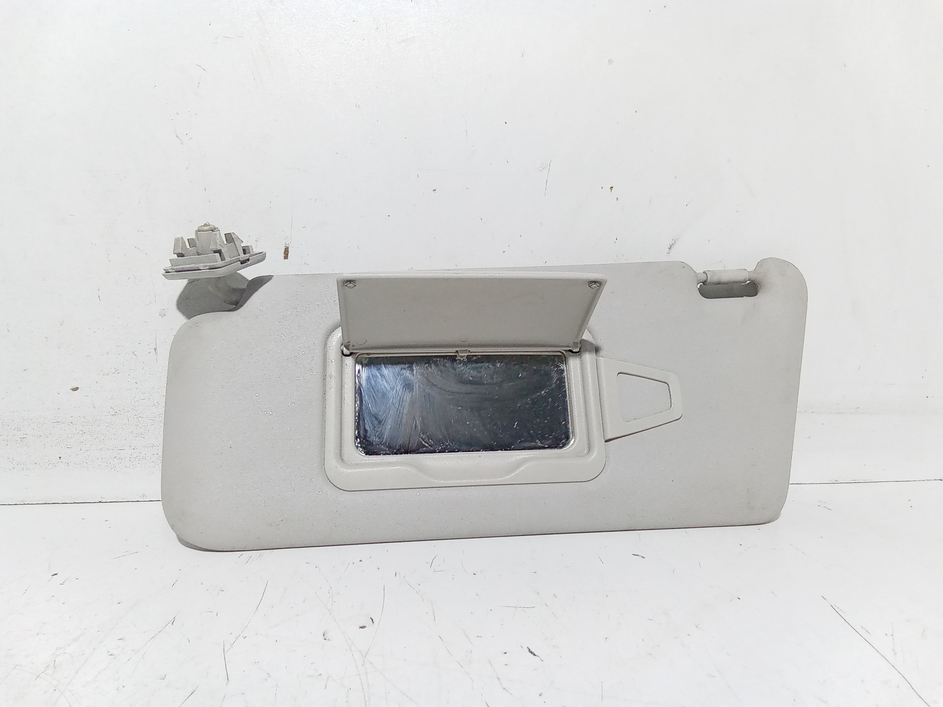 Aletta Parasole Parabrezza Sinistro A16981001107H48 Usato