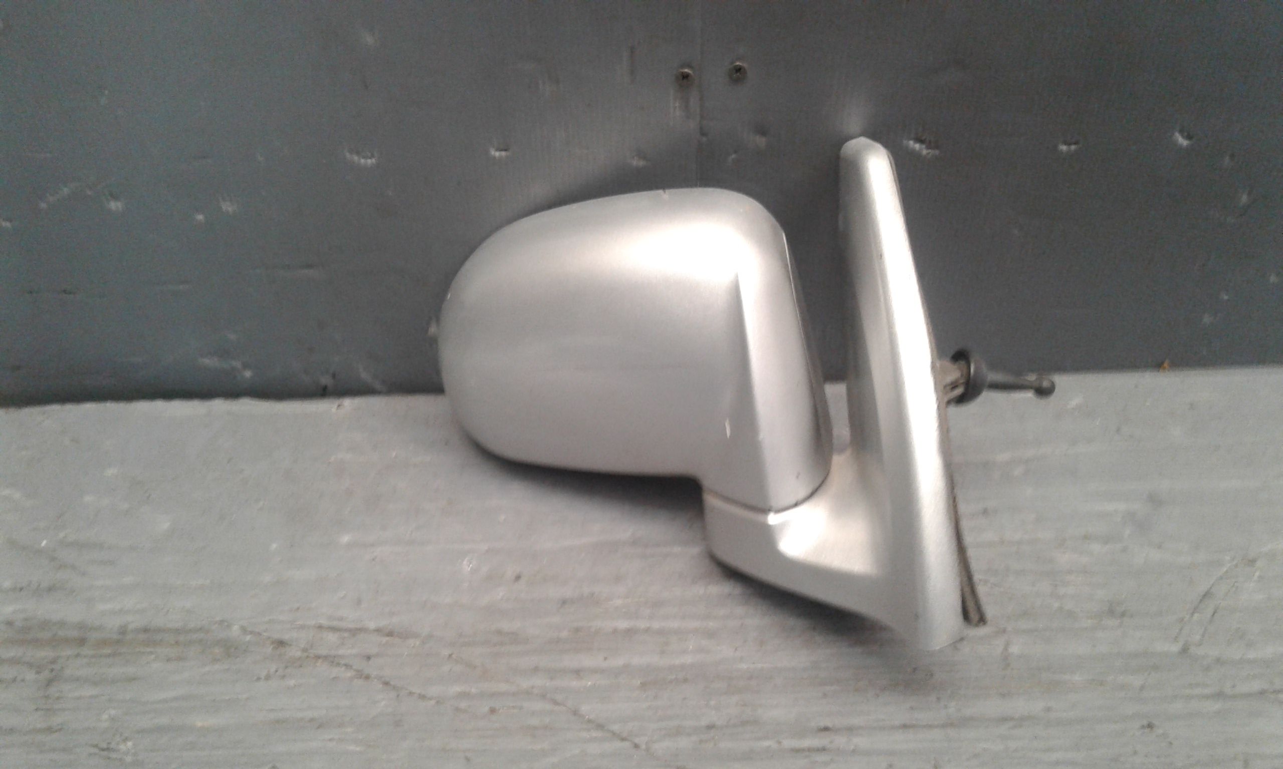 Retrovisore Est. Destro Usato