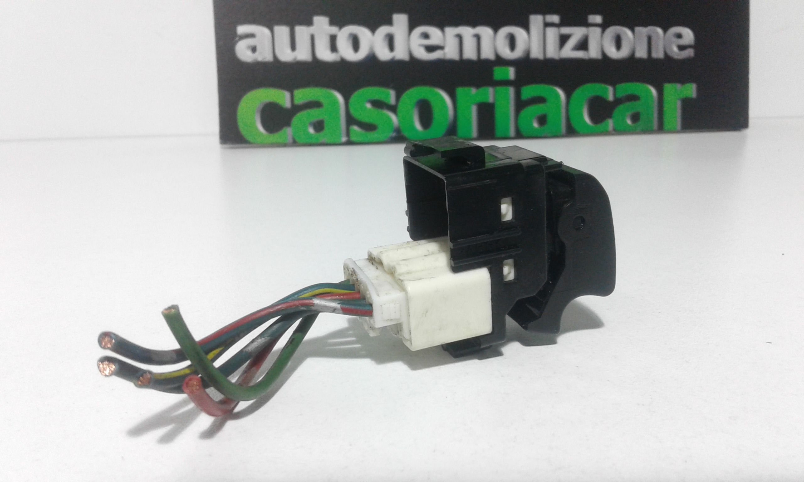 Interruttore Alzacristalli Porta Ant. Destro 8481012080 Usato