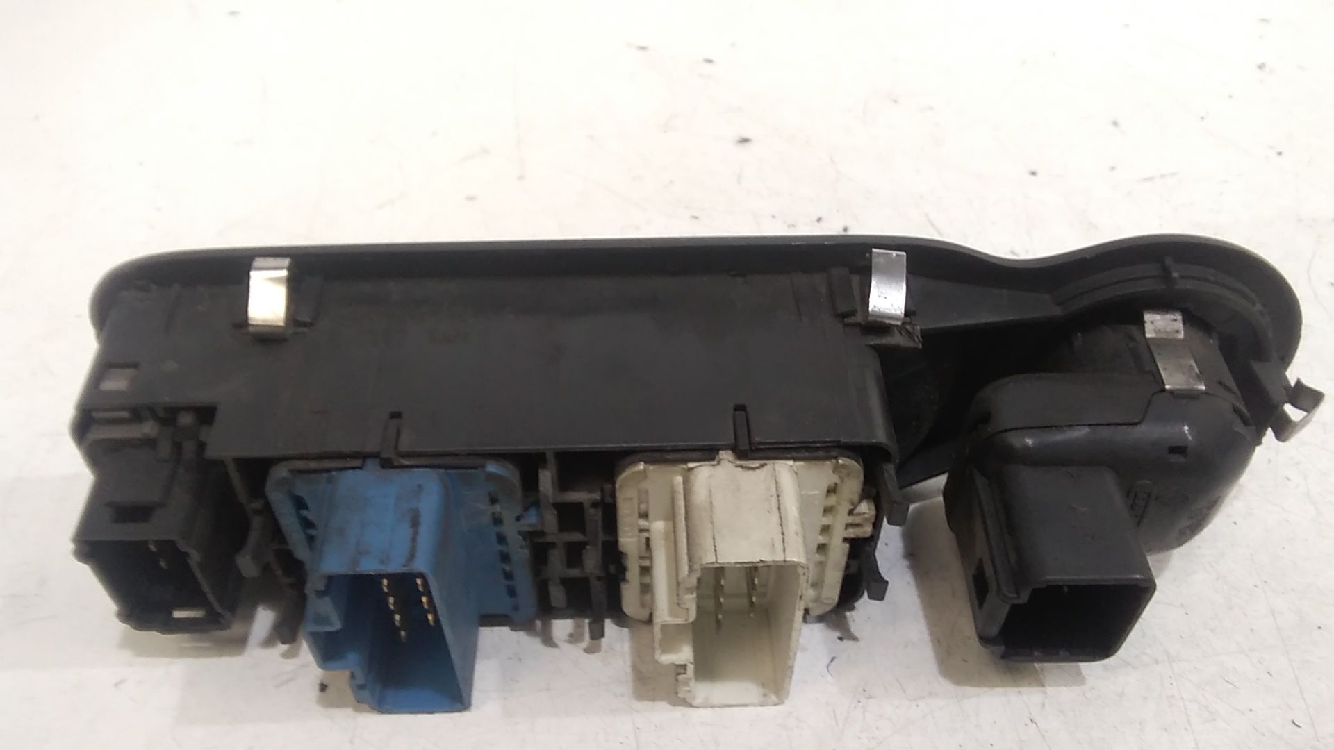 Interruttore Alzacristalli Porta Ant. Sinistro 8200214939 Usato