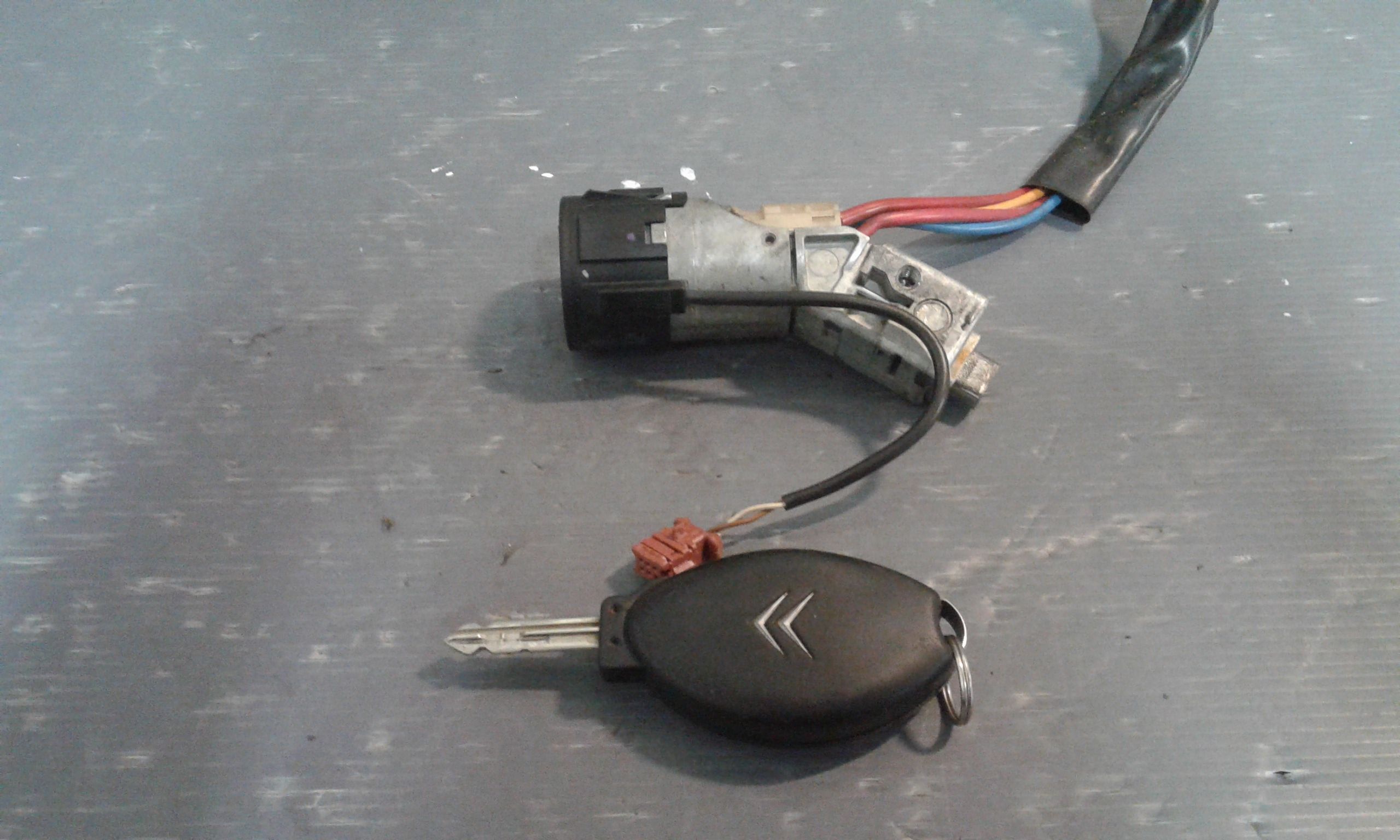 Commutatore Avviamento Con Cilindretti Serrature Usato