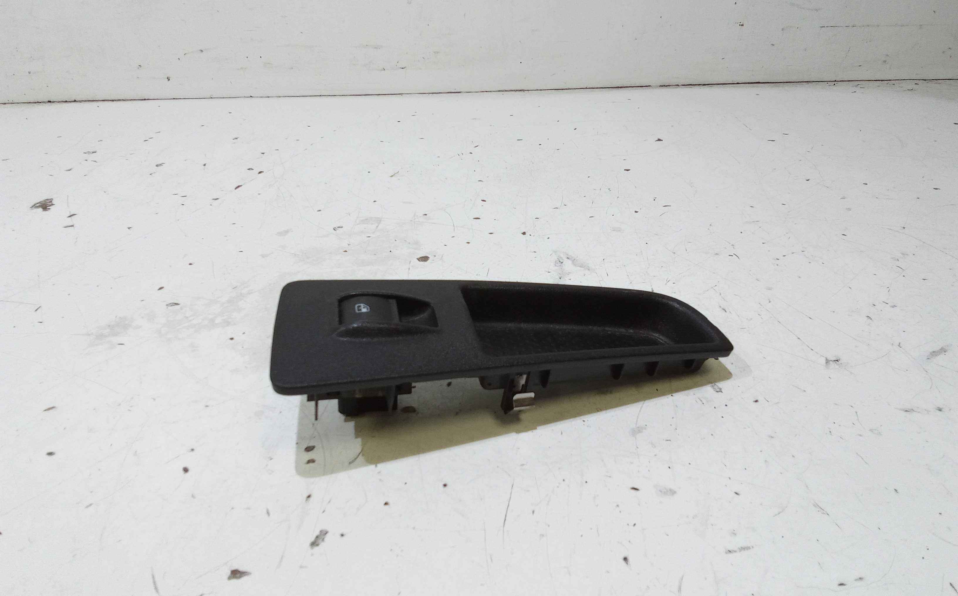 Interruttore Alzacristalli Porta Ant. Destro Usato