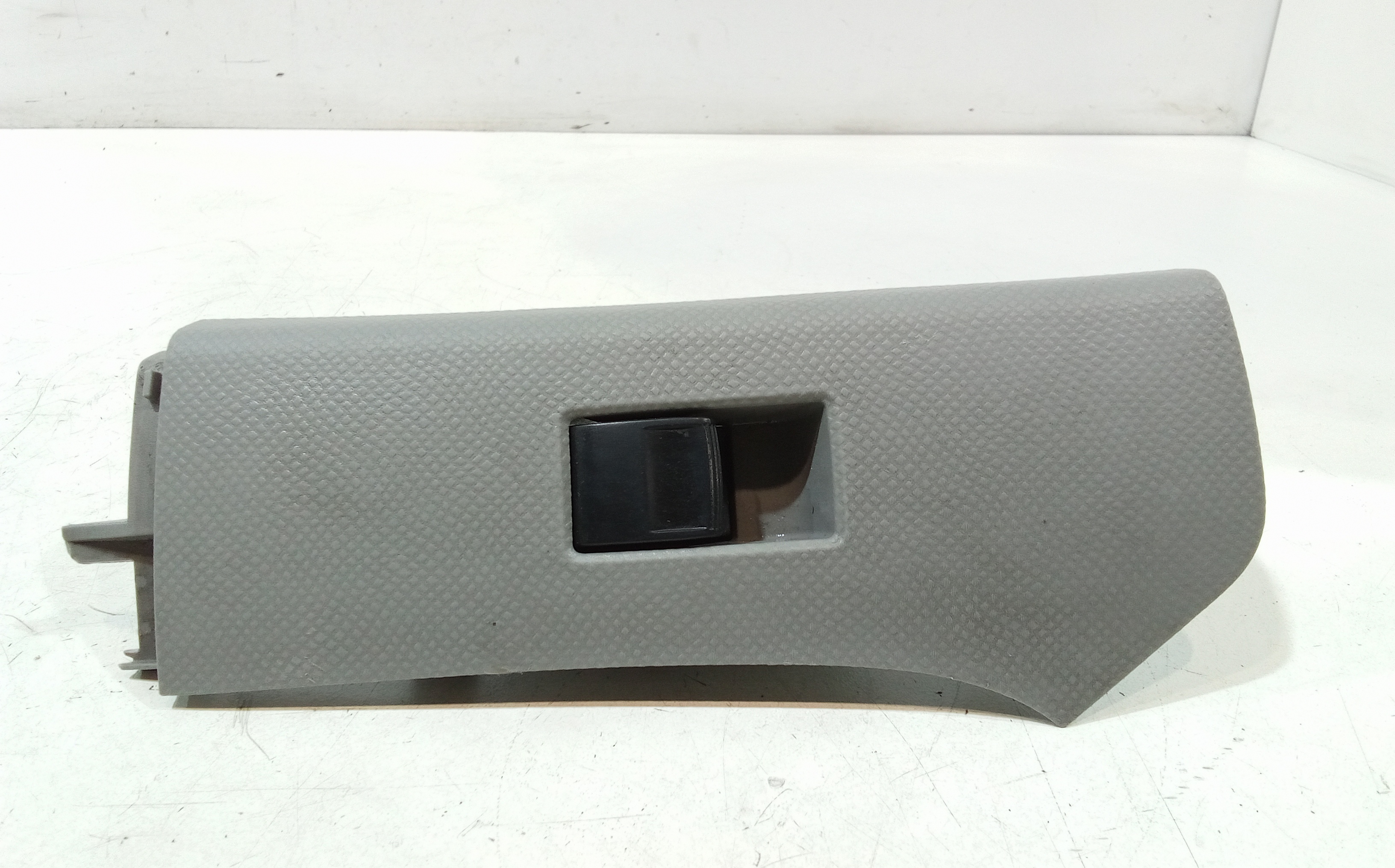 Interruttore Alzacristalli Porta Ant. Destro Usato