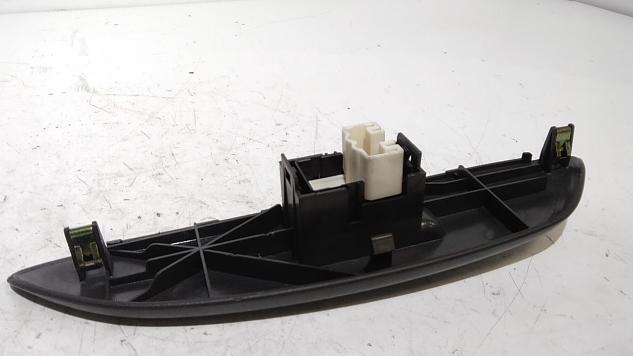 Interruttore Alzacristalli Porta Ant. Destro 8481012080 Usato