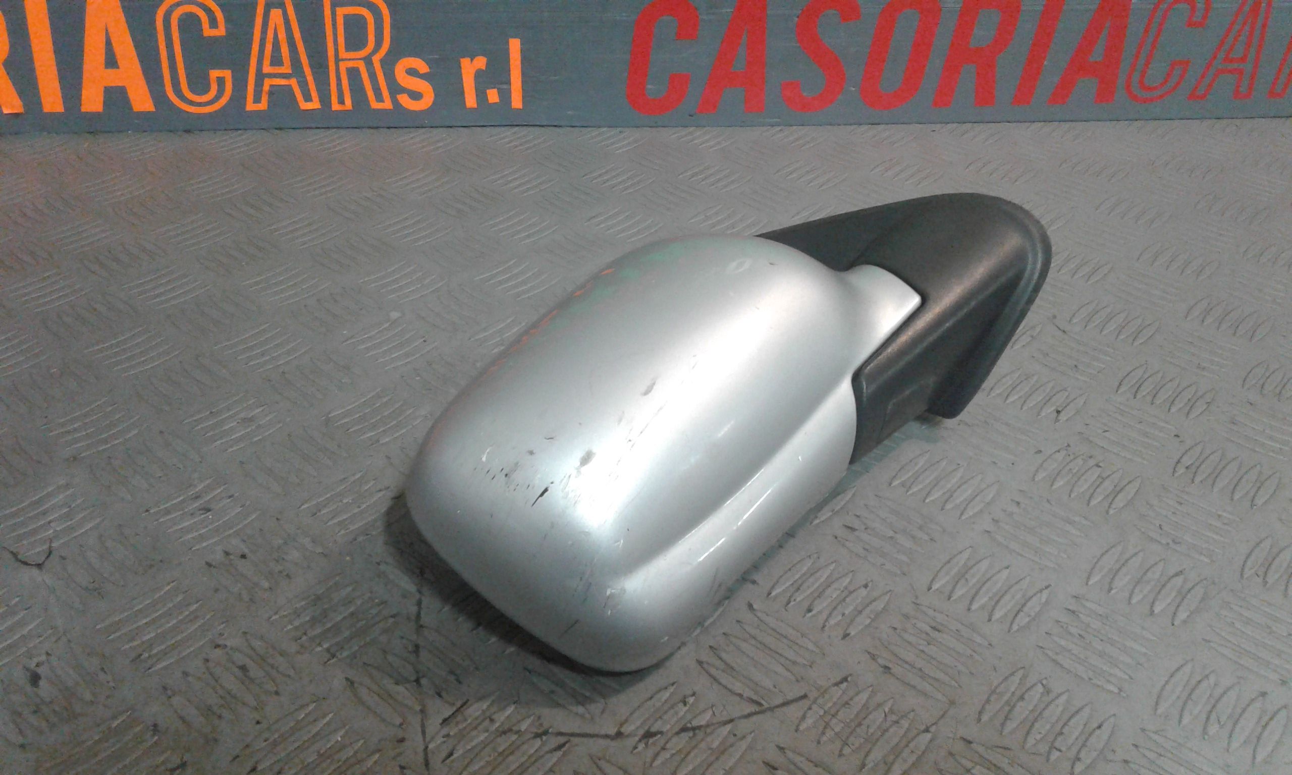 Retrovisore Est. Destro Usato