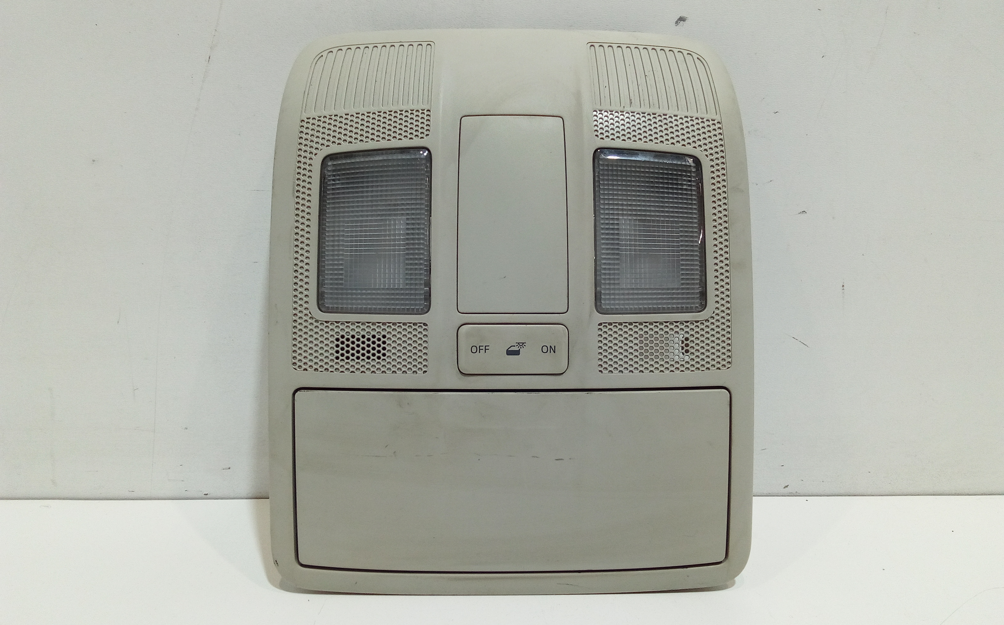 Luce Cortesia Ant. Tetto KD4569970A Usato