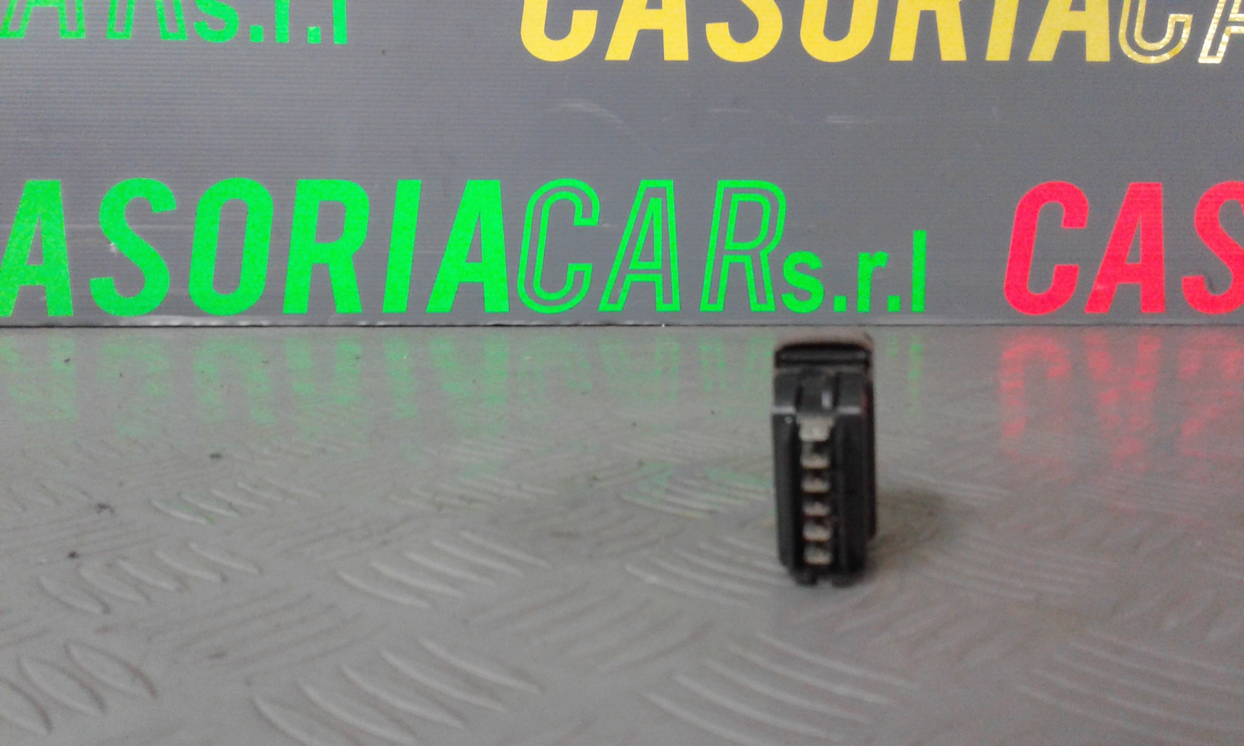 Interruttore Alzacristalli Porta Ant. Destro Usato