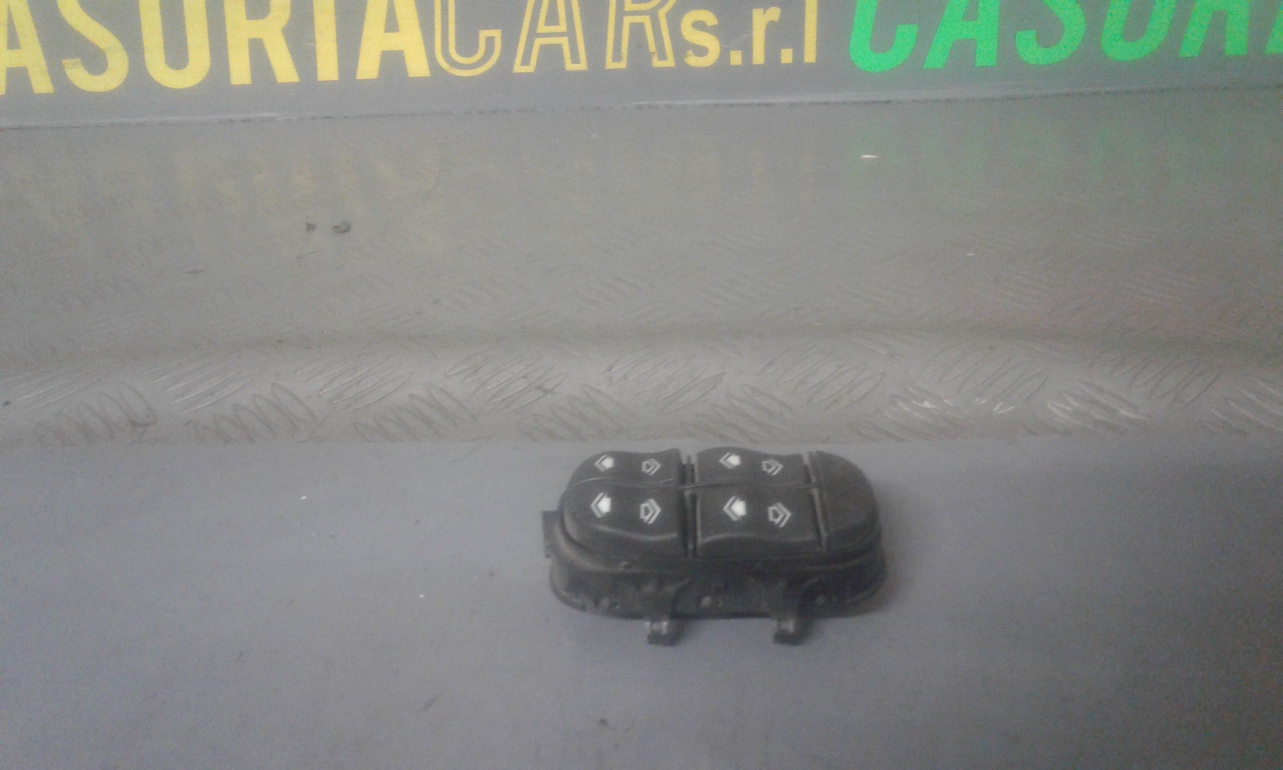 Interruttore Alzacristalli Porta Ant. Sinistro Usato