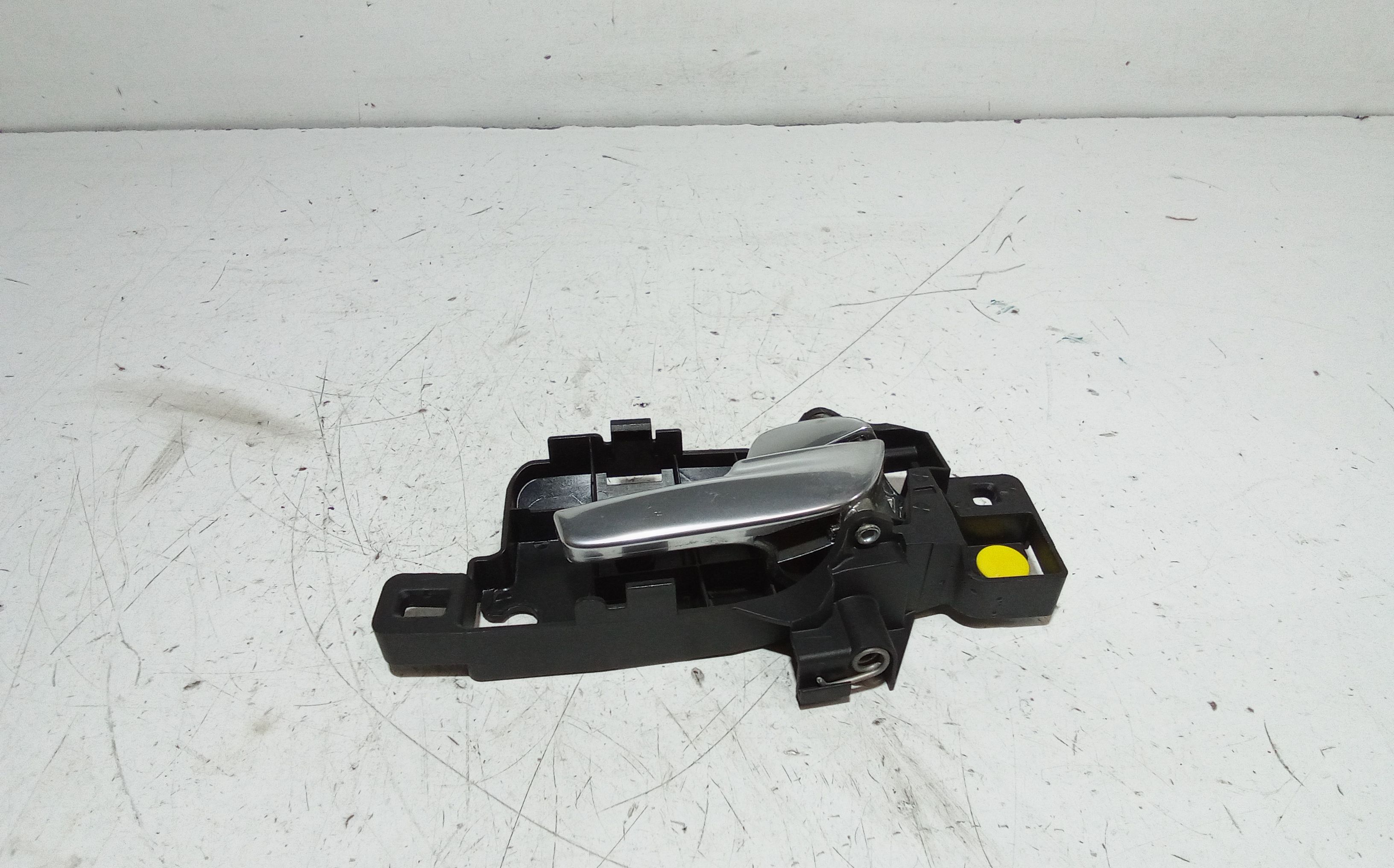 Maniglia Int. Apertura Porta Post. Destro 1701547 Usato