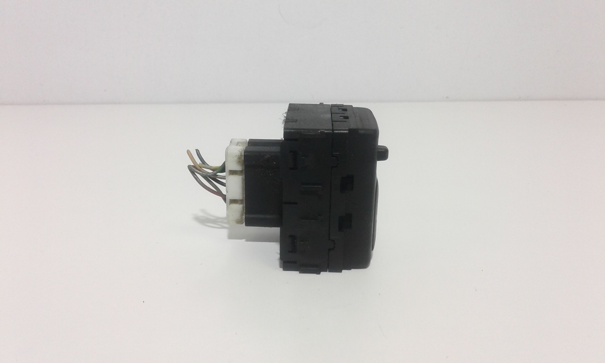 Interruttore Regolazione Retrovisore Est. 25570CT01B Usato