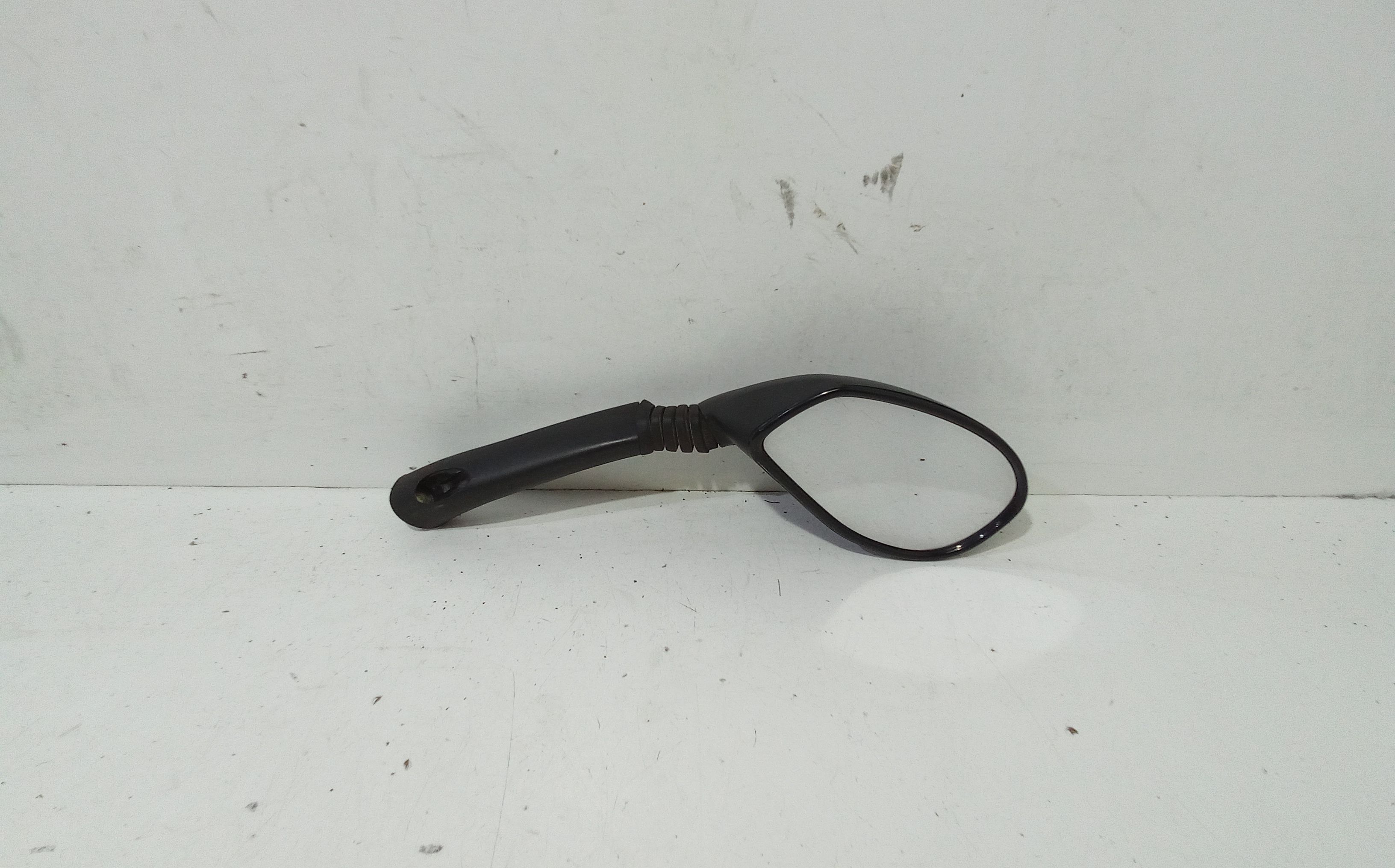 Retrovisore Est. Destro Usato