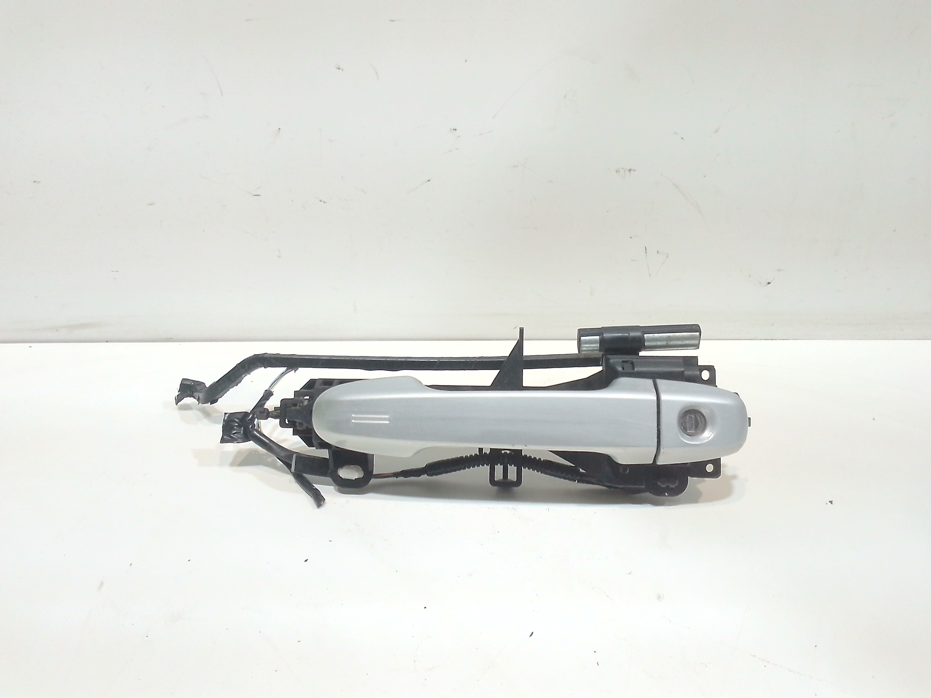 Maniglia Porta Ant. Sinistro 692100D080A0 Usato