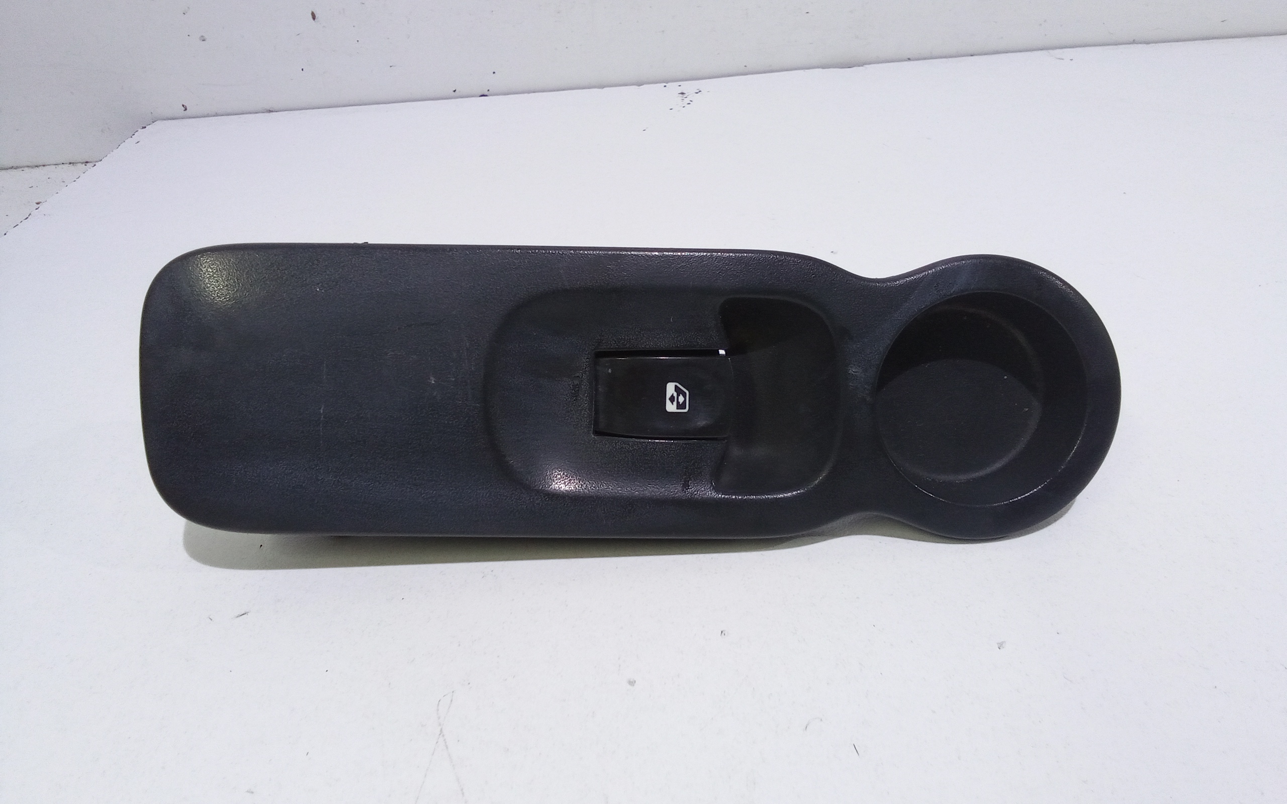 Interruttore Alzacristalli Porta Ant. Destro 8200214936 Usato