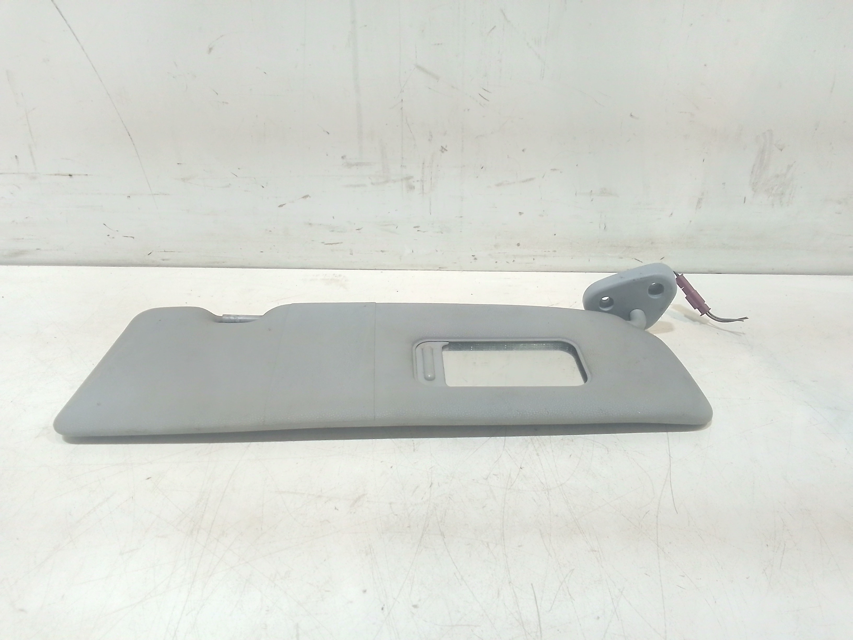 Aletta Parasole Parabrezza Sinistro 51167252507 Usato