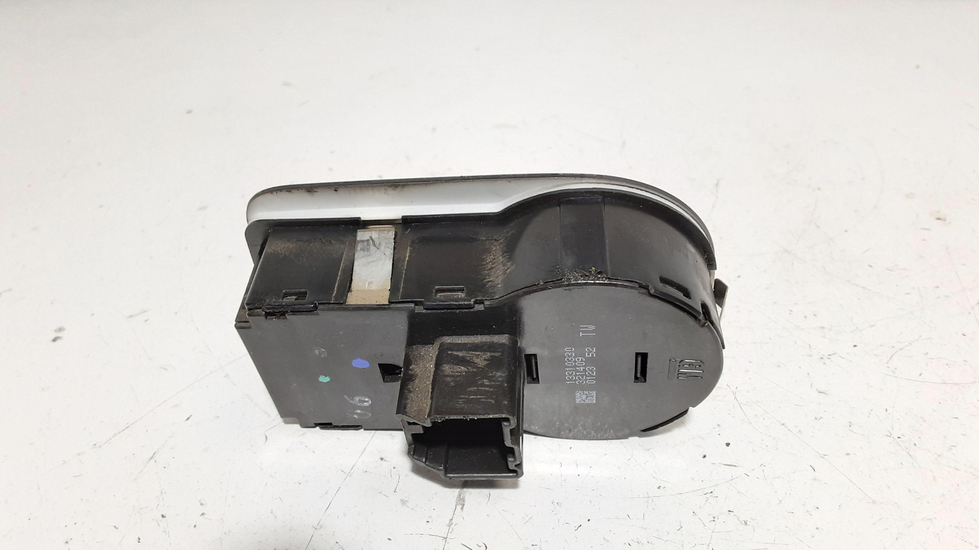 Interruttore Blocco Comando Luci 13249507 Usato