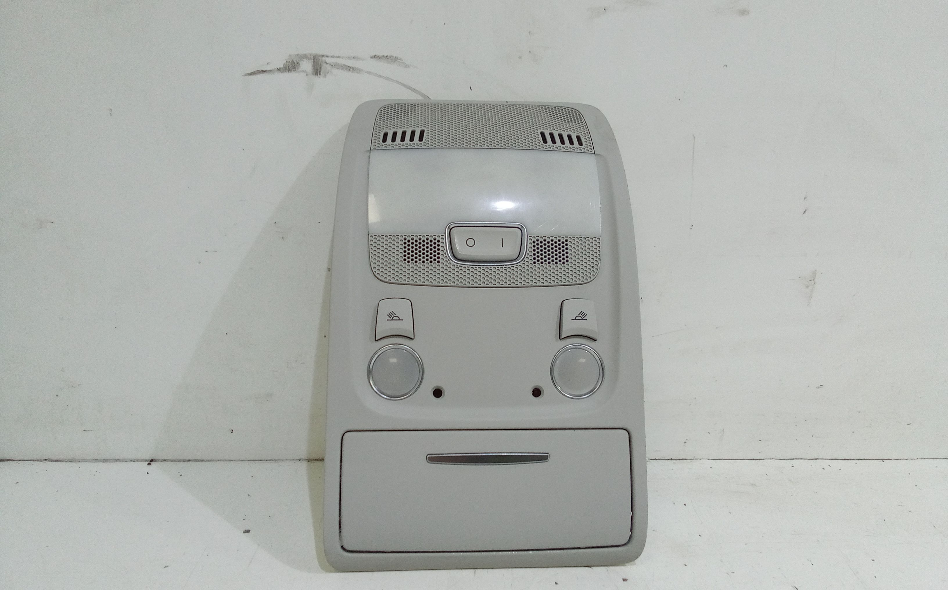 Luce Cortesia Ant. Tetto 8T09471406PS Usato