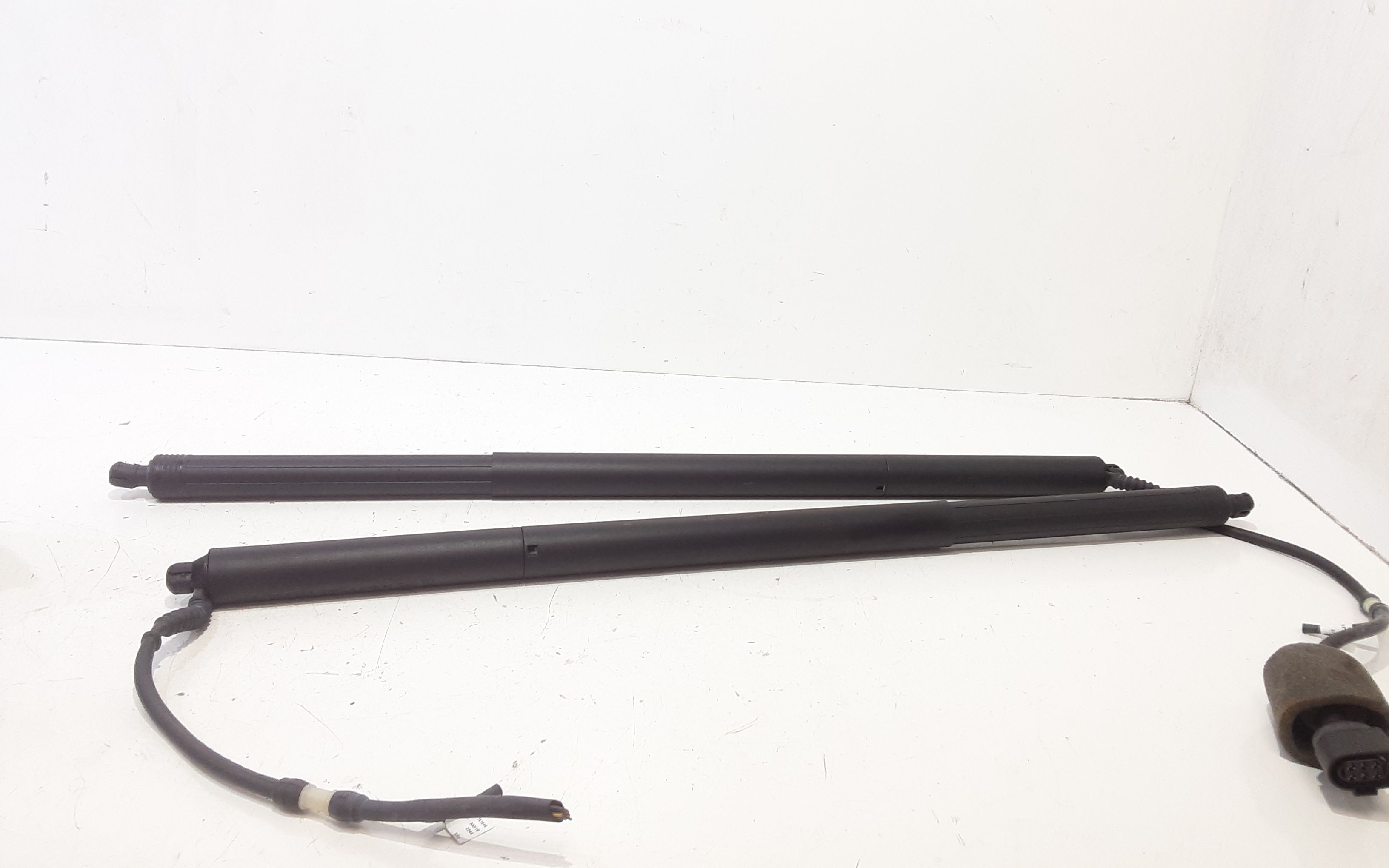 Cerniera Cofano Post. Destro Usato