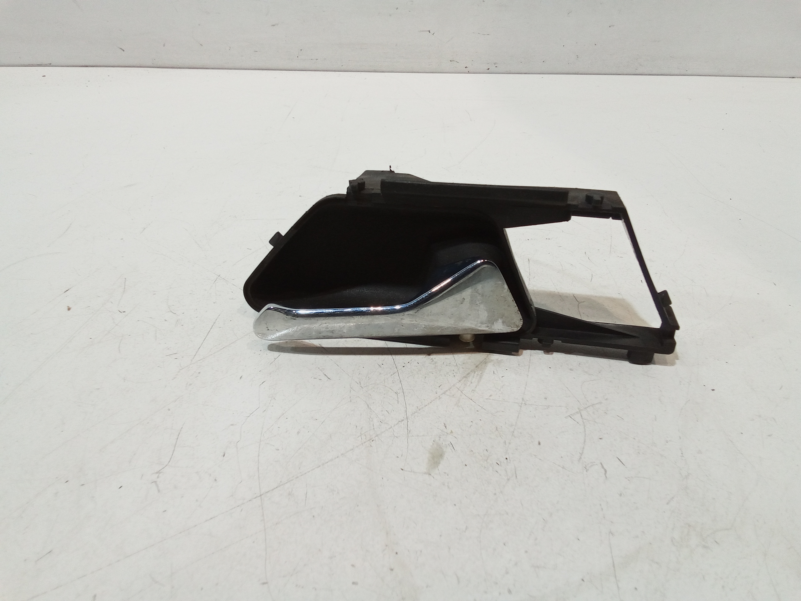 Maniglia Int. Apertura Porta Ant. Destro Usato