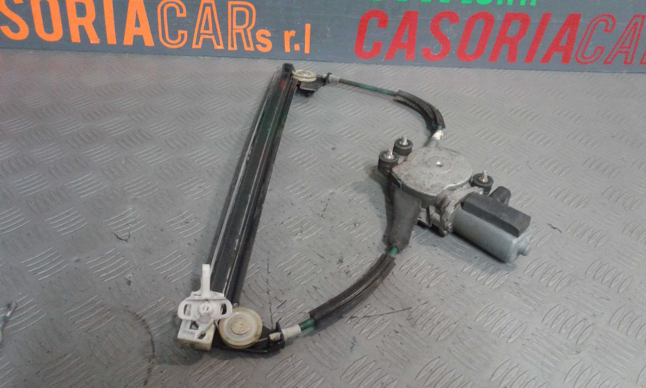 Alzacristallo Porta Ant. Destro Usato