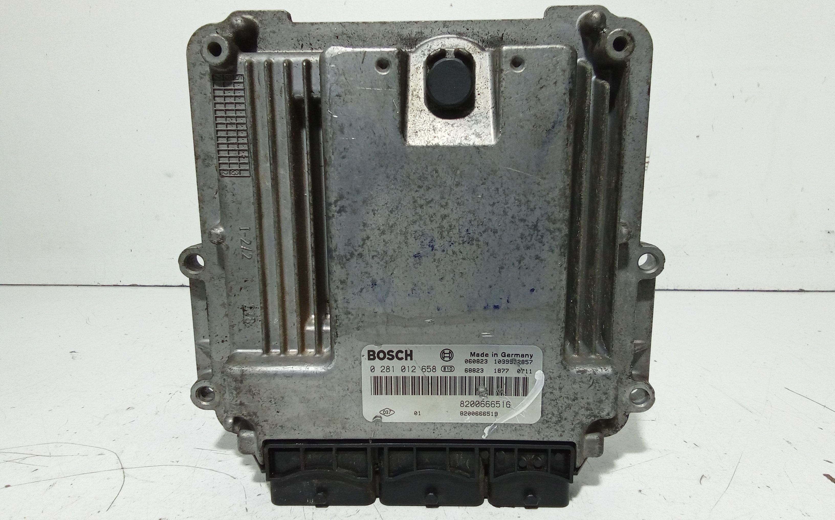 Centralina Iniezione 2261100Q2D Usato