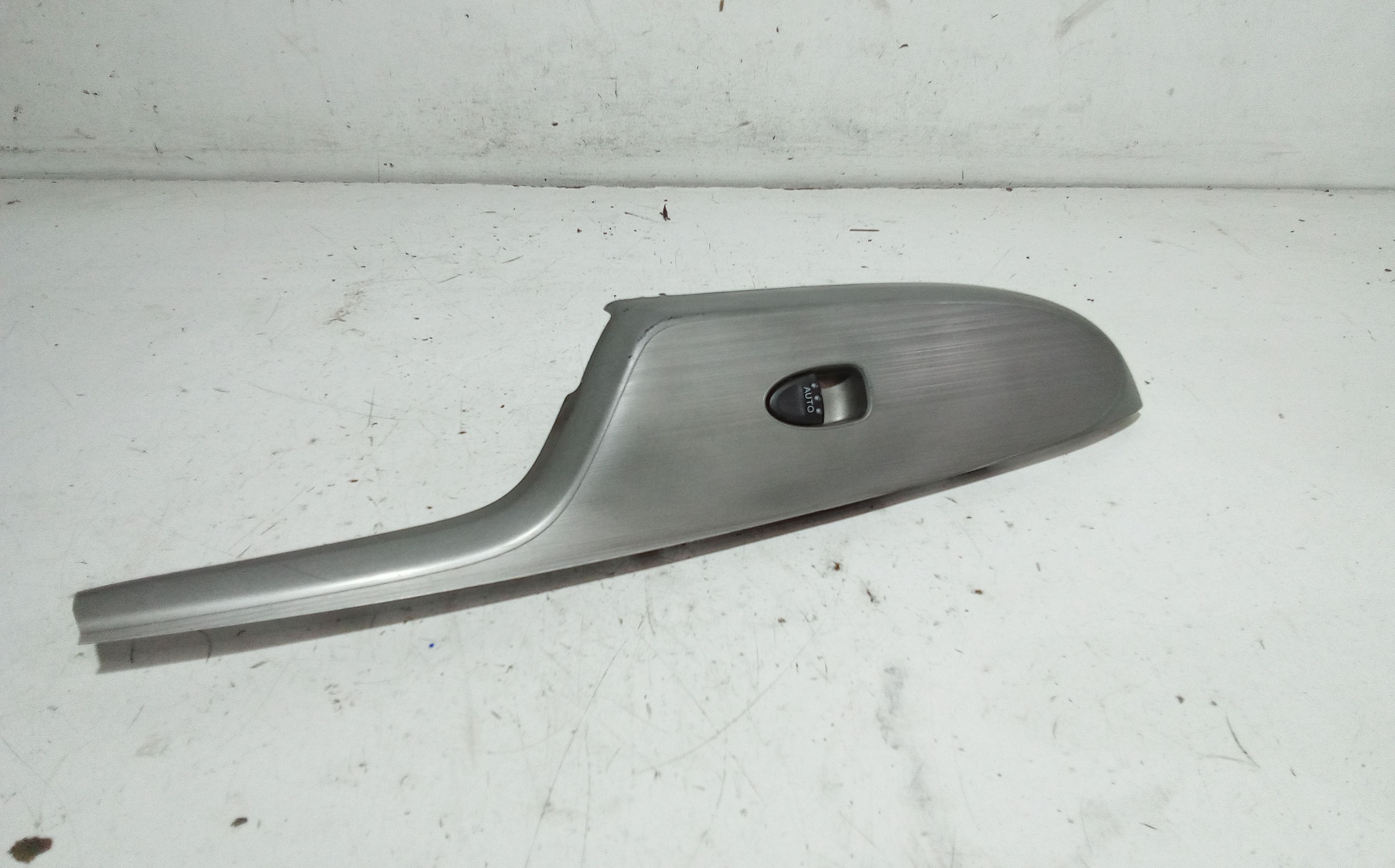 Interruttore Alzacristalli Porta Ant. Destro Usato