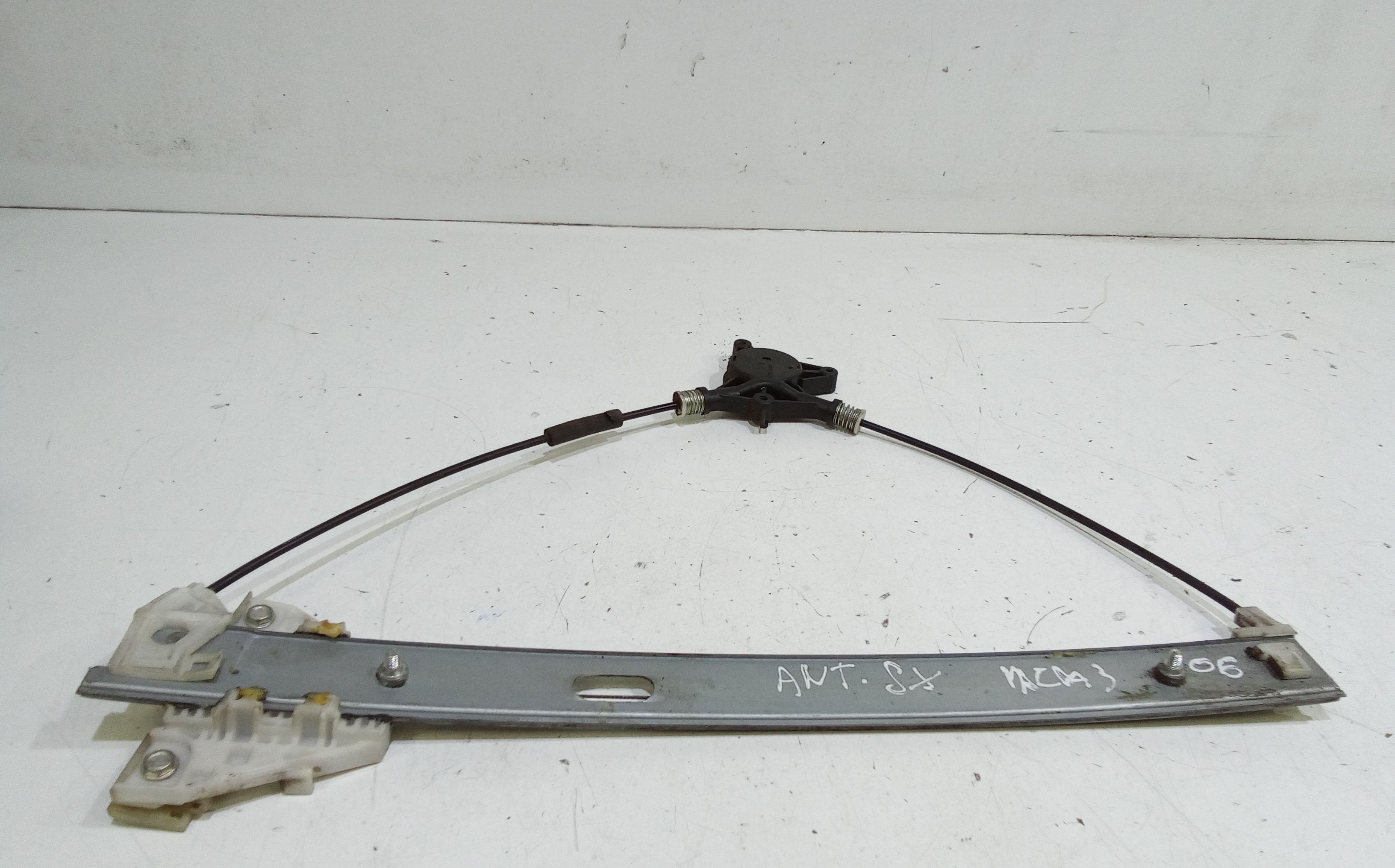 Alzacristallo Porta Ant. Sinistro BP4K59590A Usato