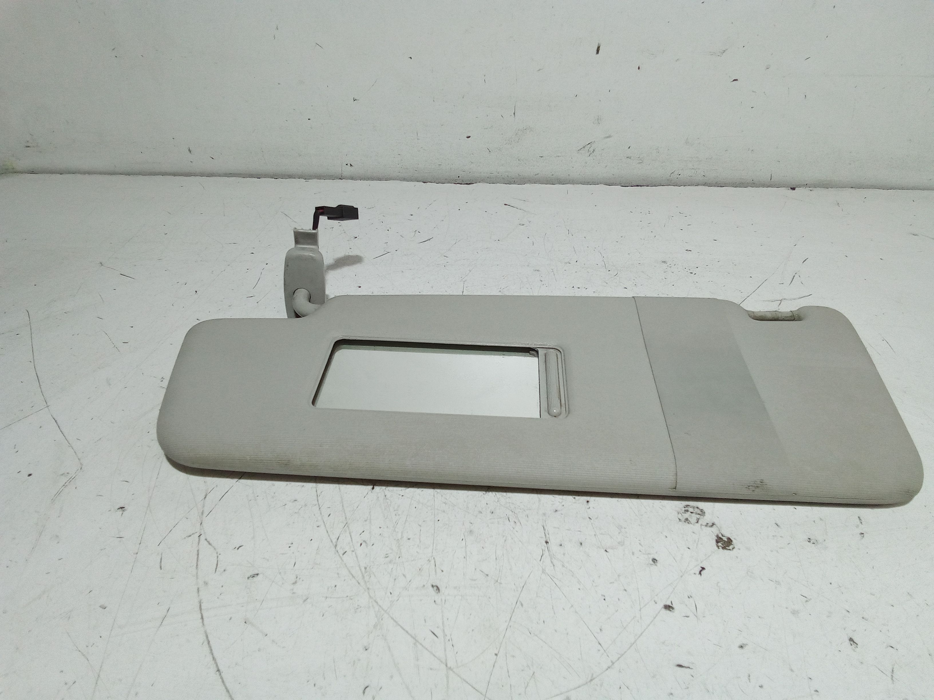 Aletta Parasole Parabrezza Sinistro 1T0857551F2F4 Usato