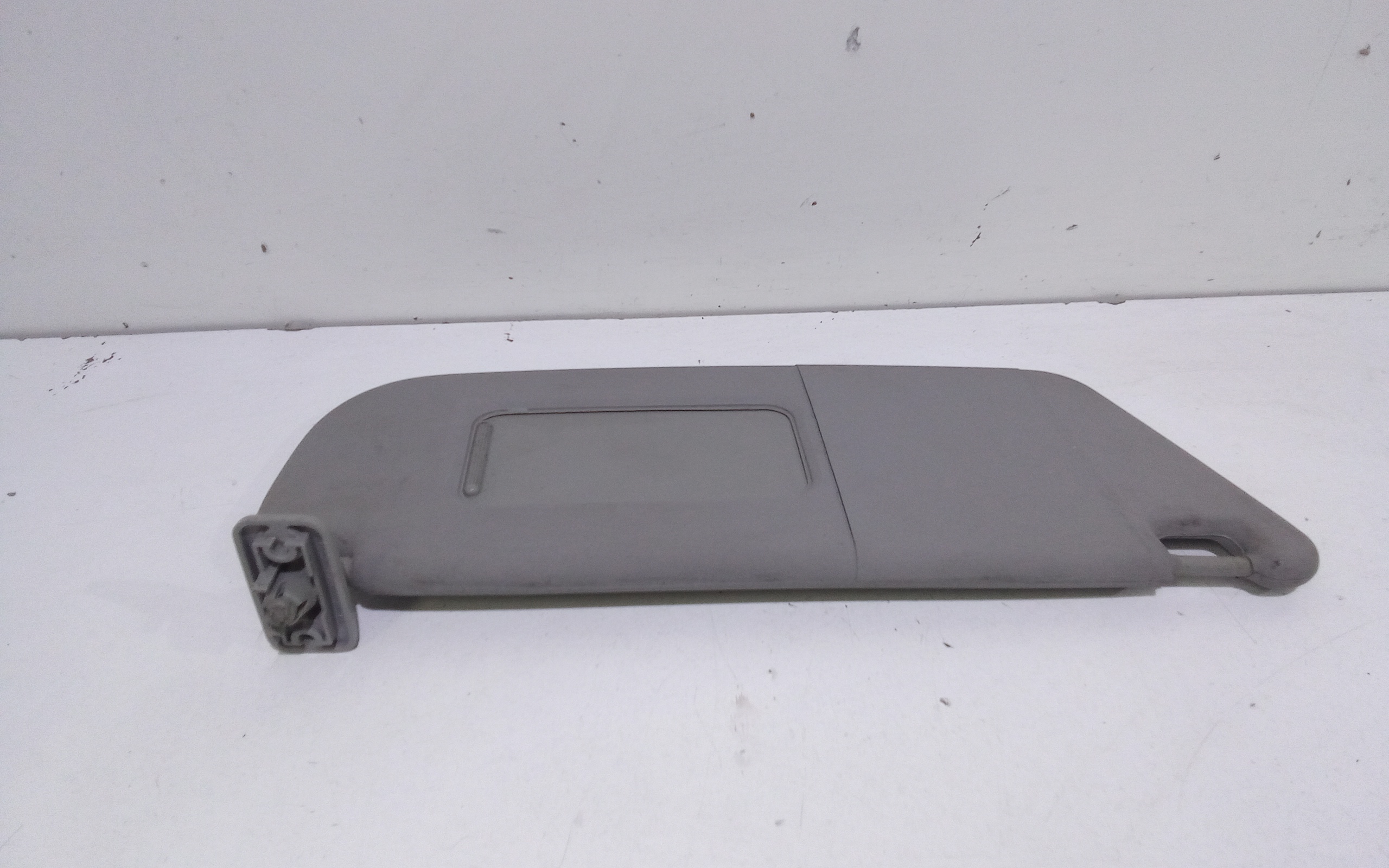 Aletta Parasole Parabrezza Destro 24409344 Usato