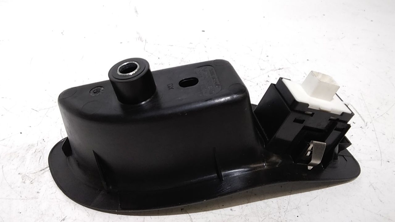 Interruttore Alzacristalli Porta Post. Destro 735603927 Usato