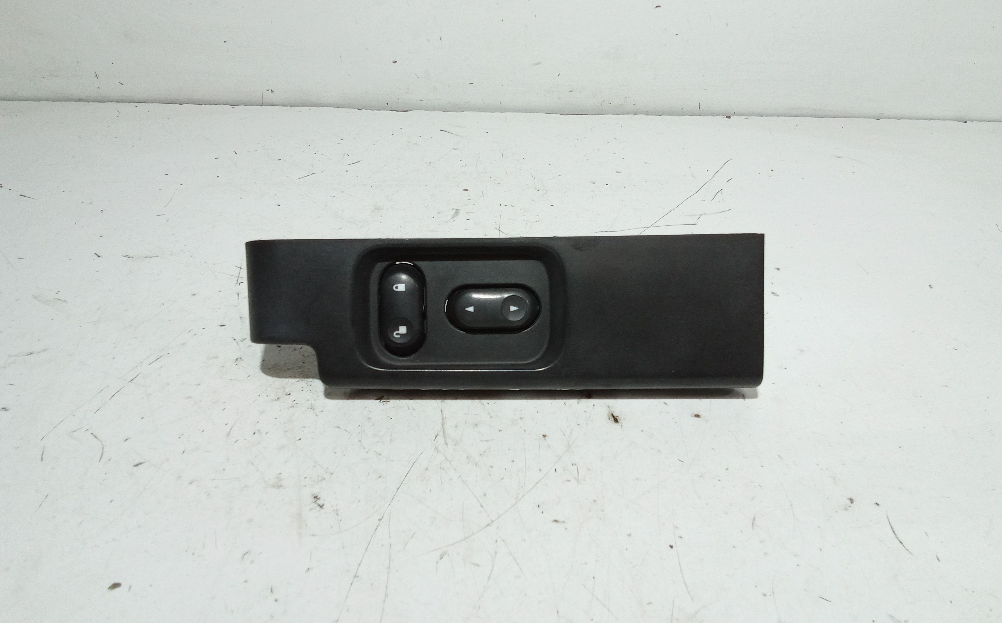 Interruttore Alzacristalli Porta Ant. Destro Usato