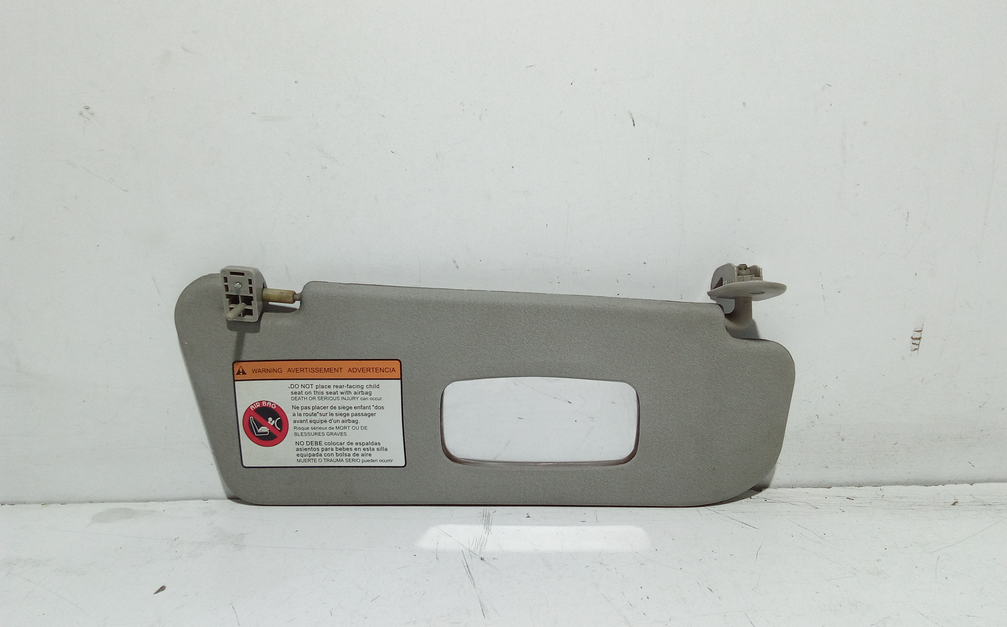 Aletta Parasole Parabrezza Destro 96650100 Usato