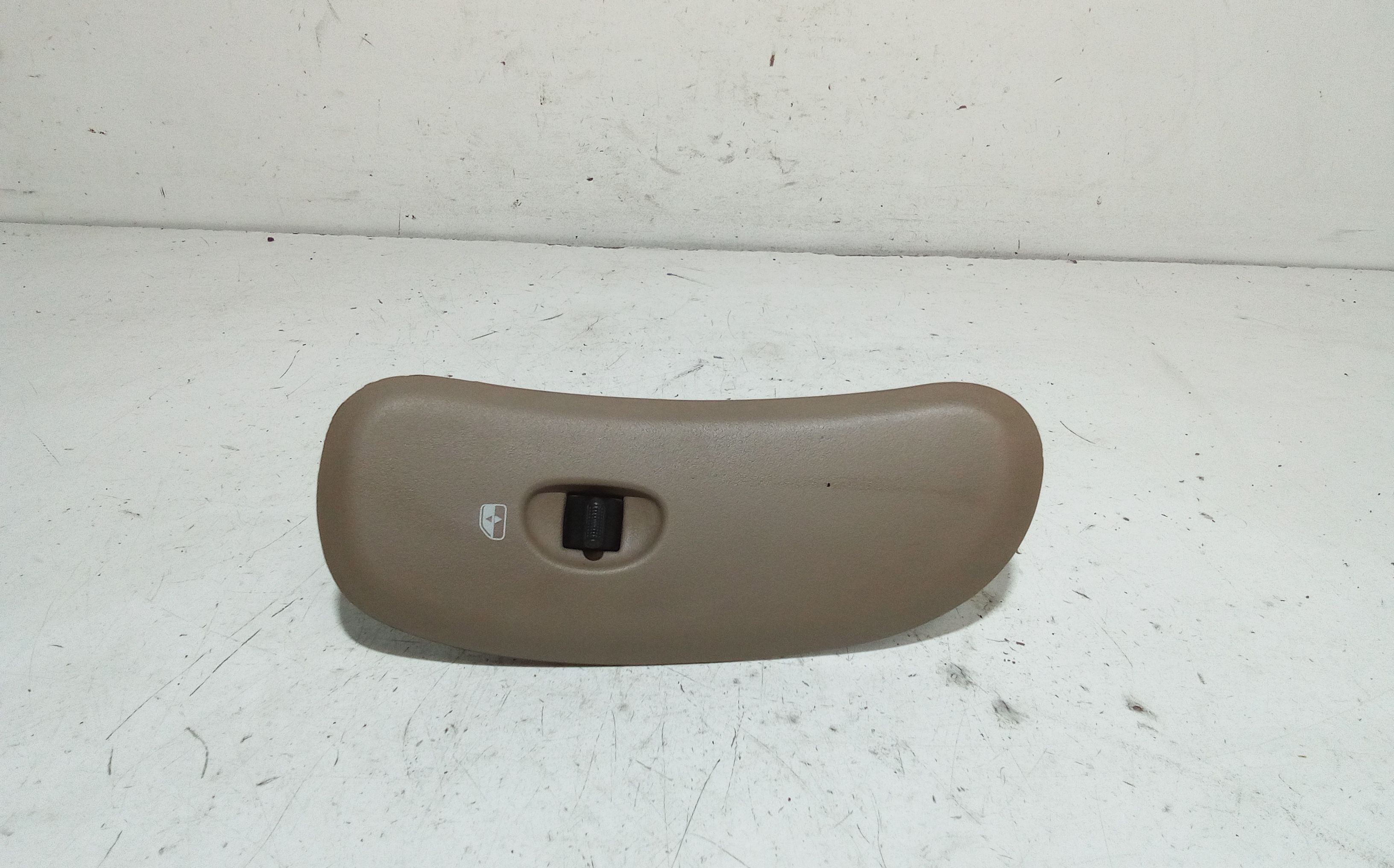 Interruttore Alzacristalli Porta Ant. Destro Usato